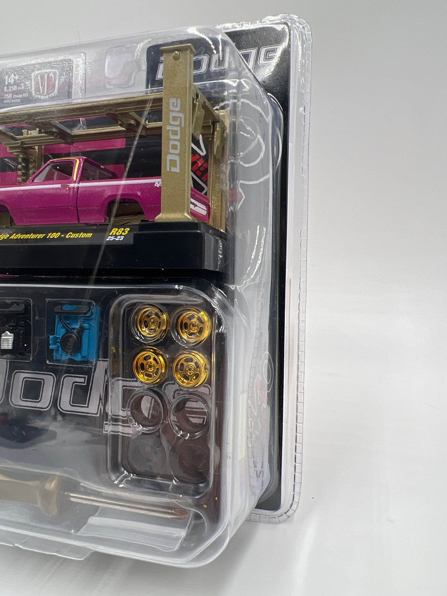 M2 Machines R83 Model Kits CHASE 1972 Dodge Adventurer 100 Custom Pink