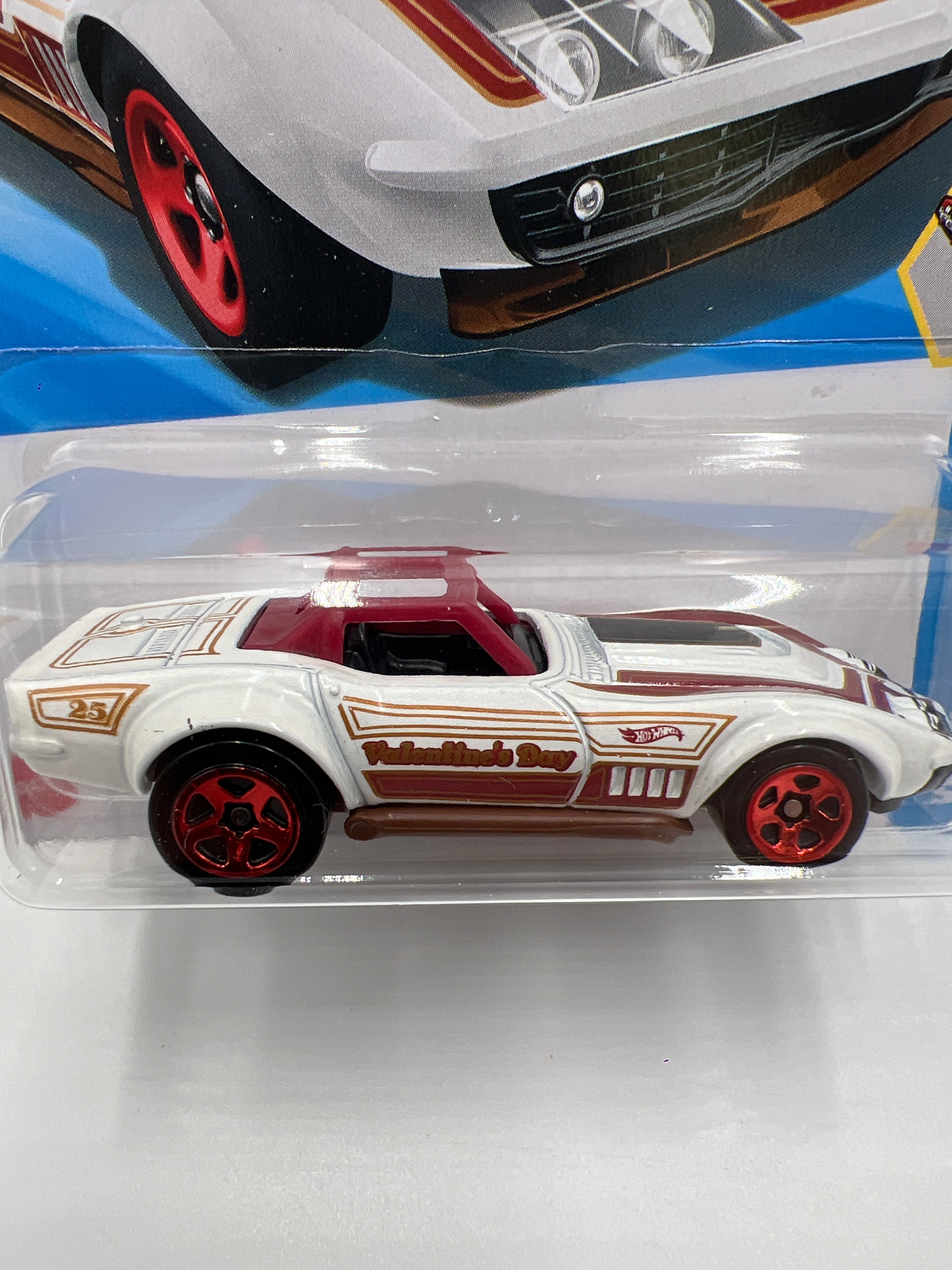 2025 Hot Wheels D Case #51 69 Corvette Racer Valentines Day White