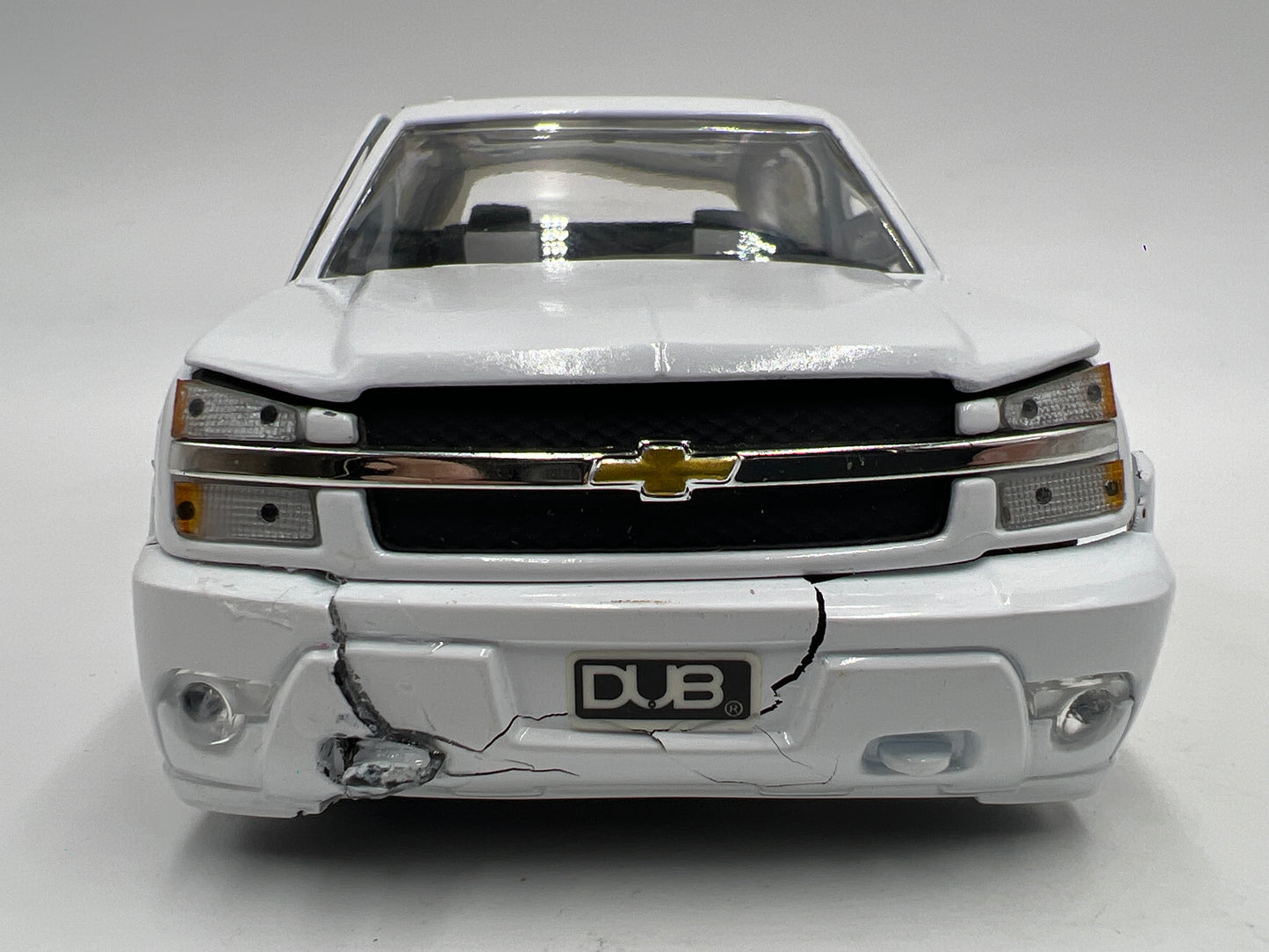 Jada 1/24 Scale Dub City 2001 Chevrolet Avalanche White Loose FOR PARTS