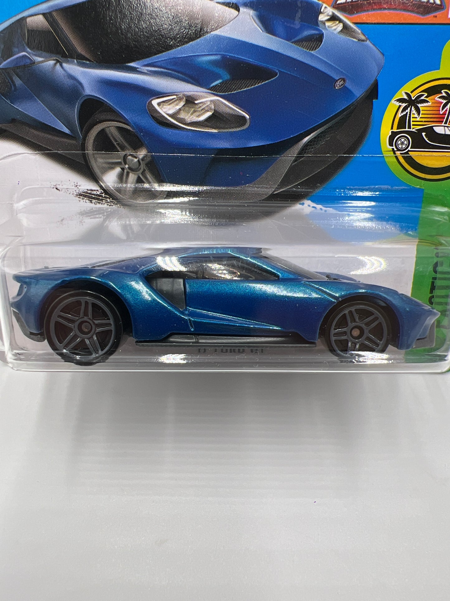 2016 Hot Wheels Exotics #73 17 Ford GT Blue Short Card Card Not Perfect 19B