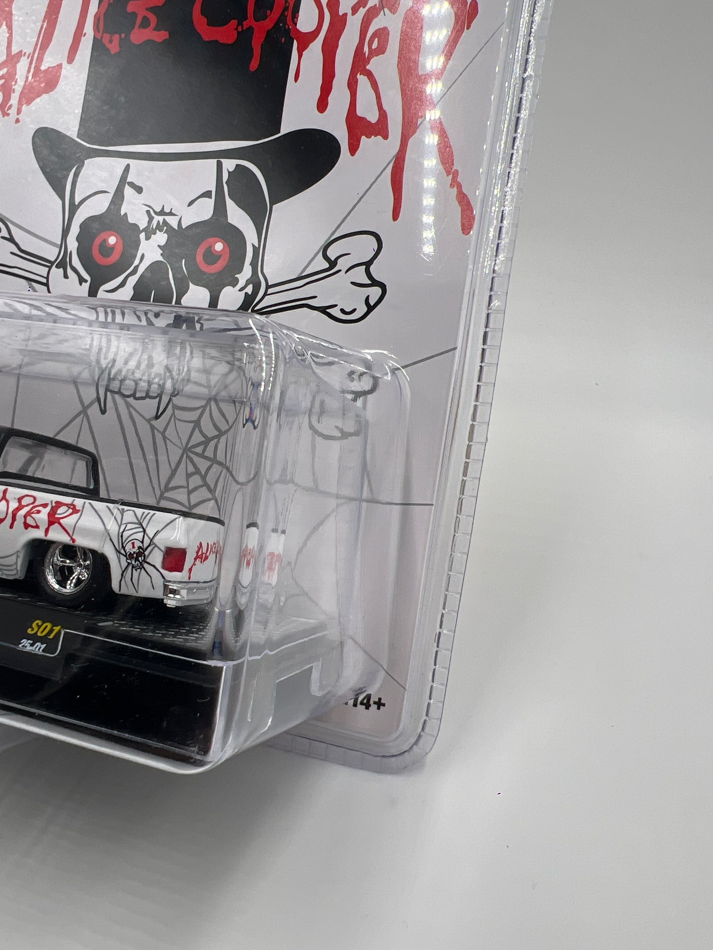 M2 Machines Rock Legends Alice Cooper 1973 Chevrolet Cheyenne 10 S01