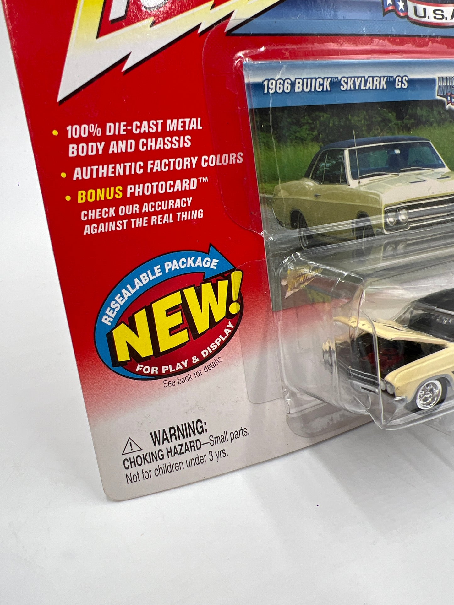 Johnny Lightning Muscle Cars USA #4 1966 Buick Skylark GS Yellow 219A