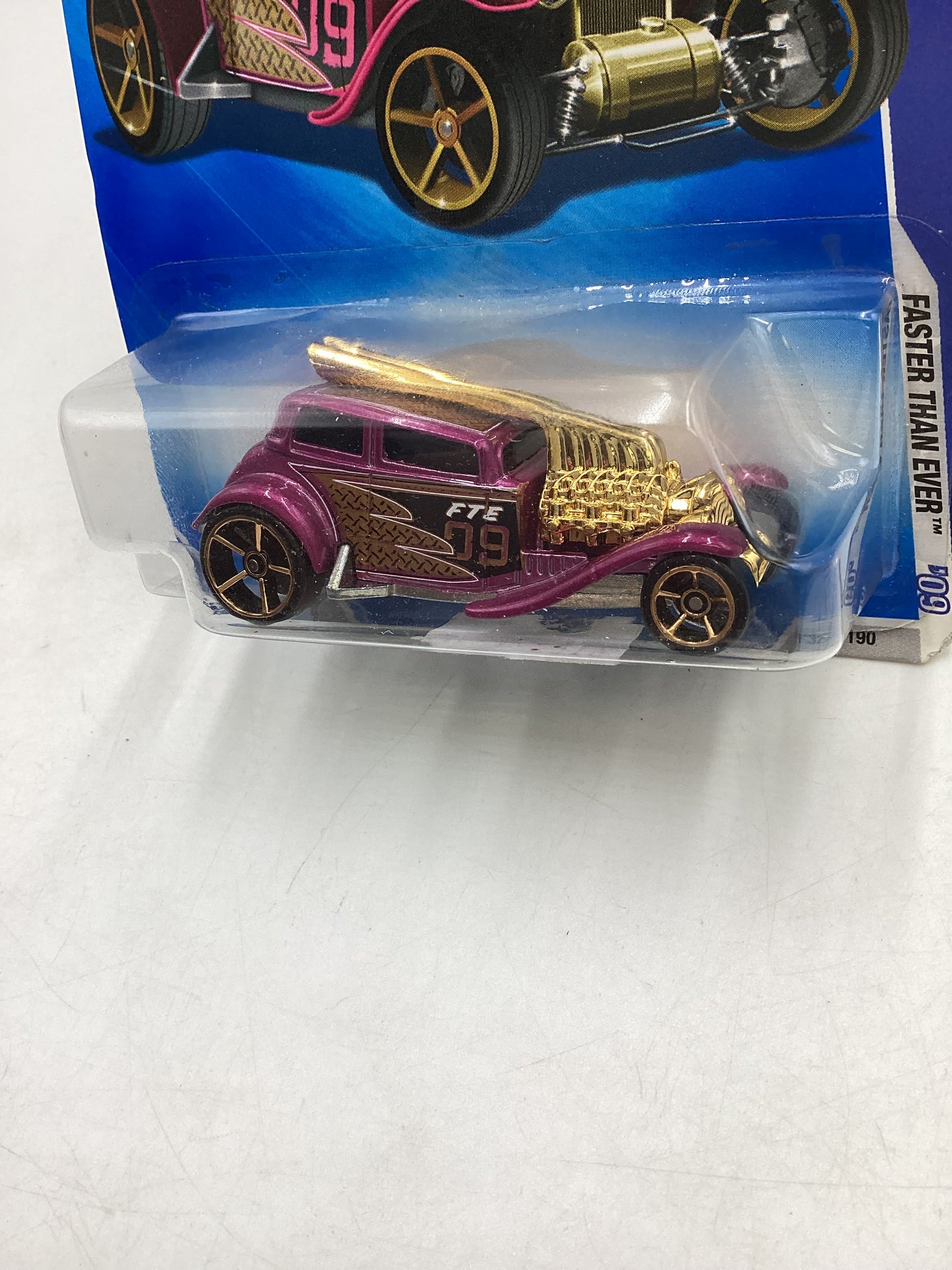 2009 Hot Wheels #132 Straight Pipes Purple Walmart Exclusive 235C