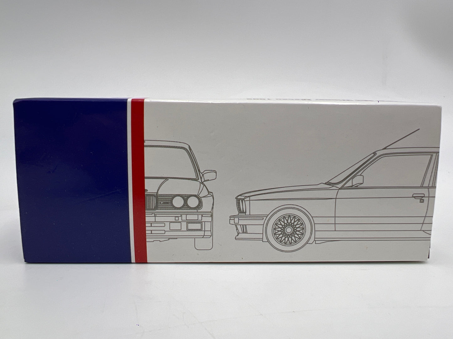 Tarmac Works x Hobby64 BMW M3 E30 Winner Macau Guia Race 1992