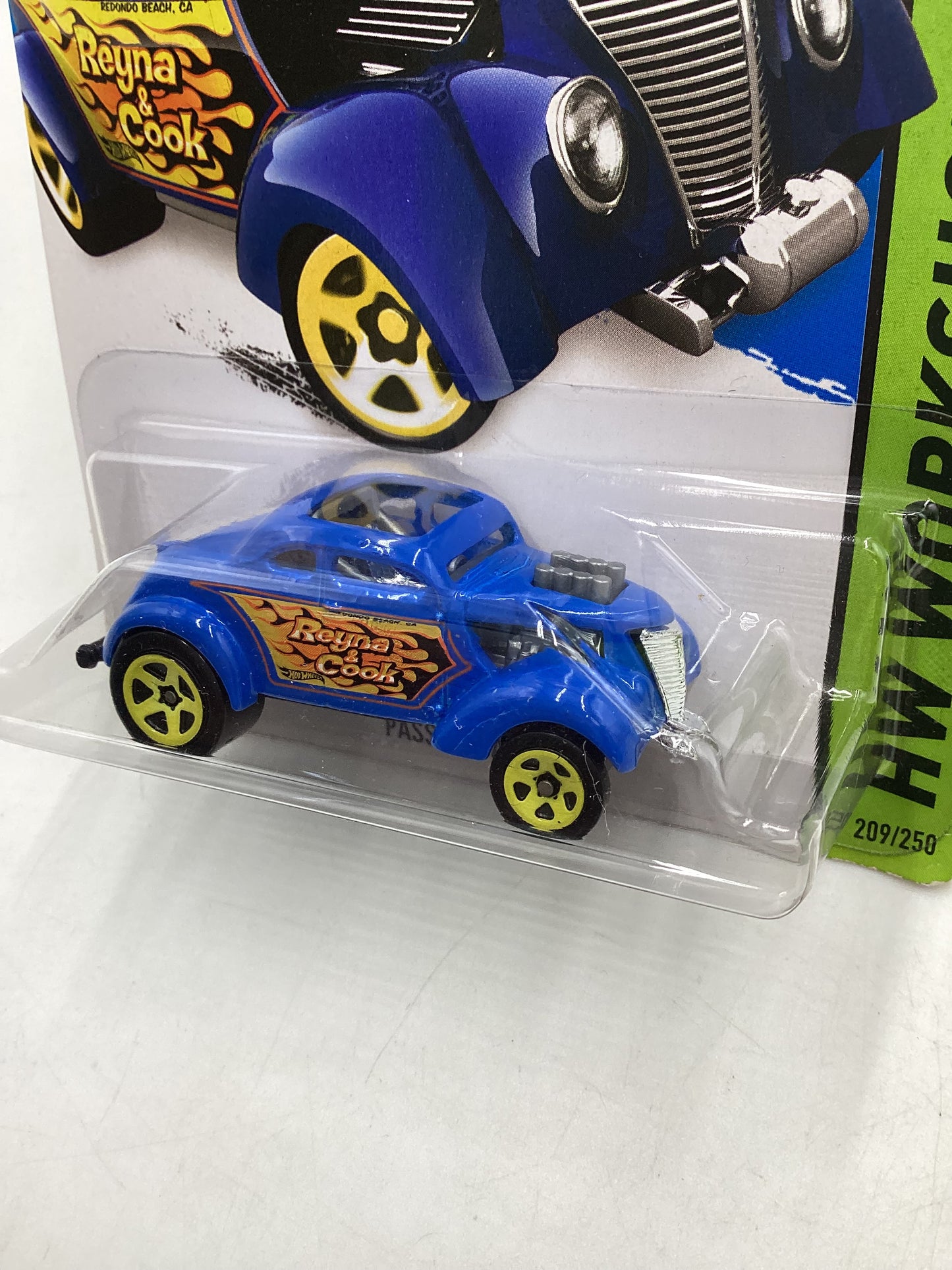 2015 Hot wheels #209 Blue Pass N Gasser 67B