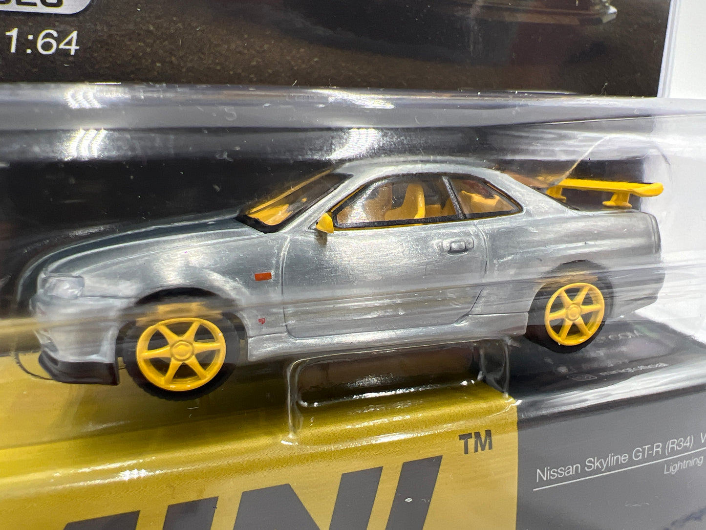 Mini GT Mijo Exclusives #762 CHASE Nissan Skyline GT-R R34 V-Spec Yellow