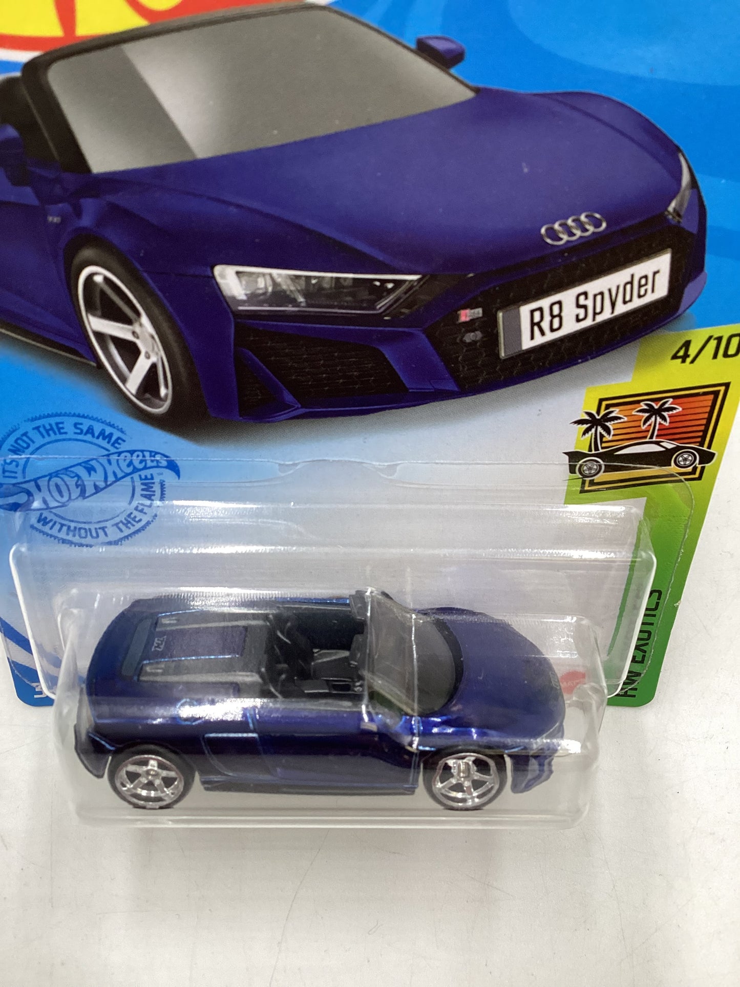 2019 Hot wheels #211 Super treasure hunt 2019 Audi R8 Spyder W/Protector