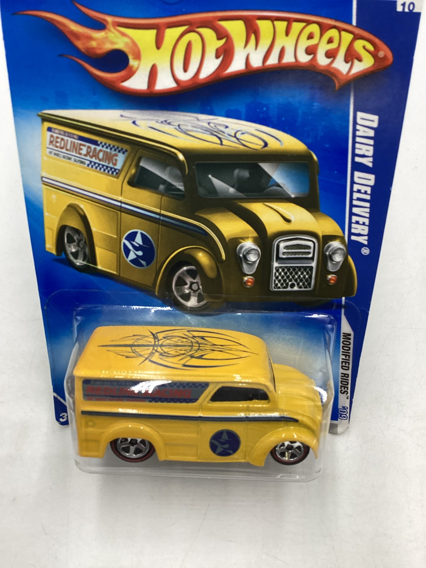 2009 Hot Wheels #158 Dairy Delivery Yellow Walmart Exclusive 237E