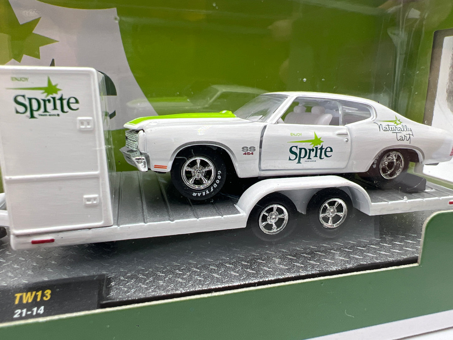 M2 Machines Auto Haulers Sprite 1958 Chevrolet Cameo Truck & 1970 Chevrolet Chevelle SS 454 TW13