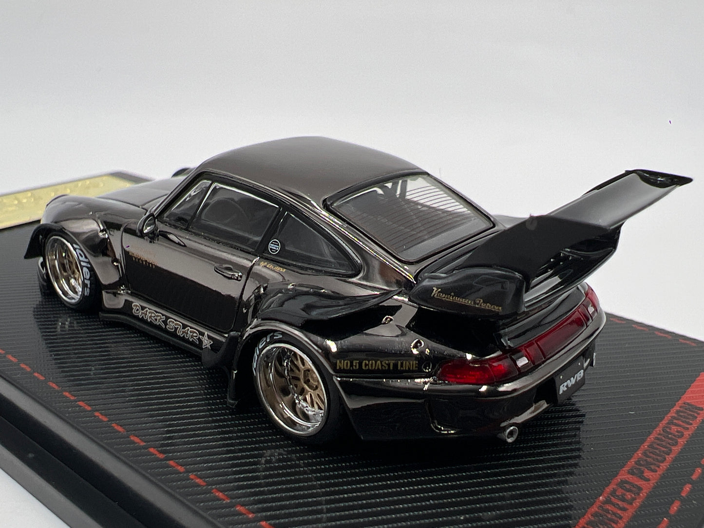 Ignition Model 1:64 CHASE VIP/000 Porsche RWB 993 Black Chrome