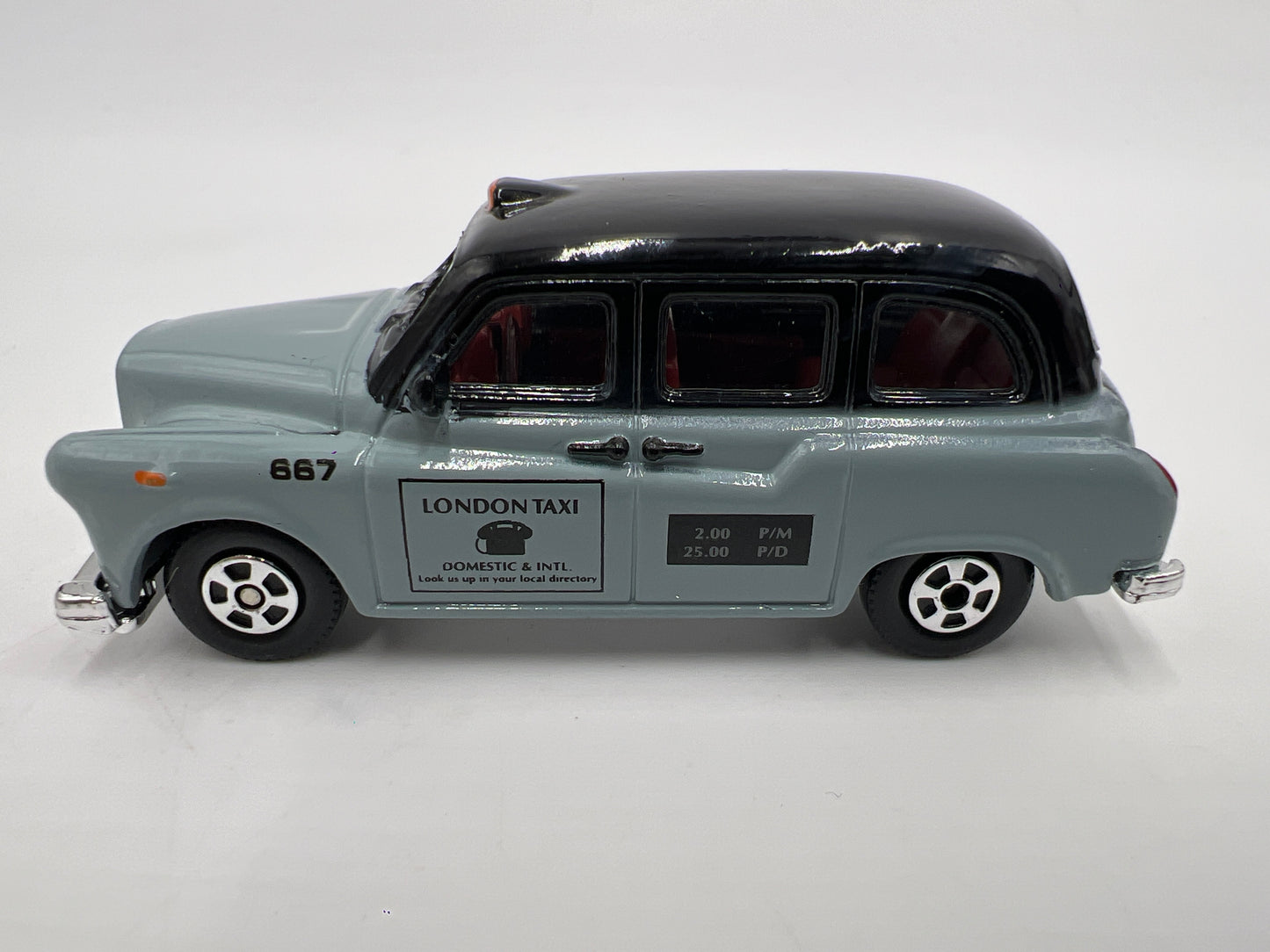Matchbox 1/64 Superfast #69 London Taxi Gray Loose