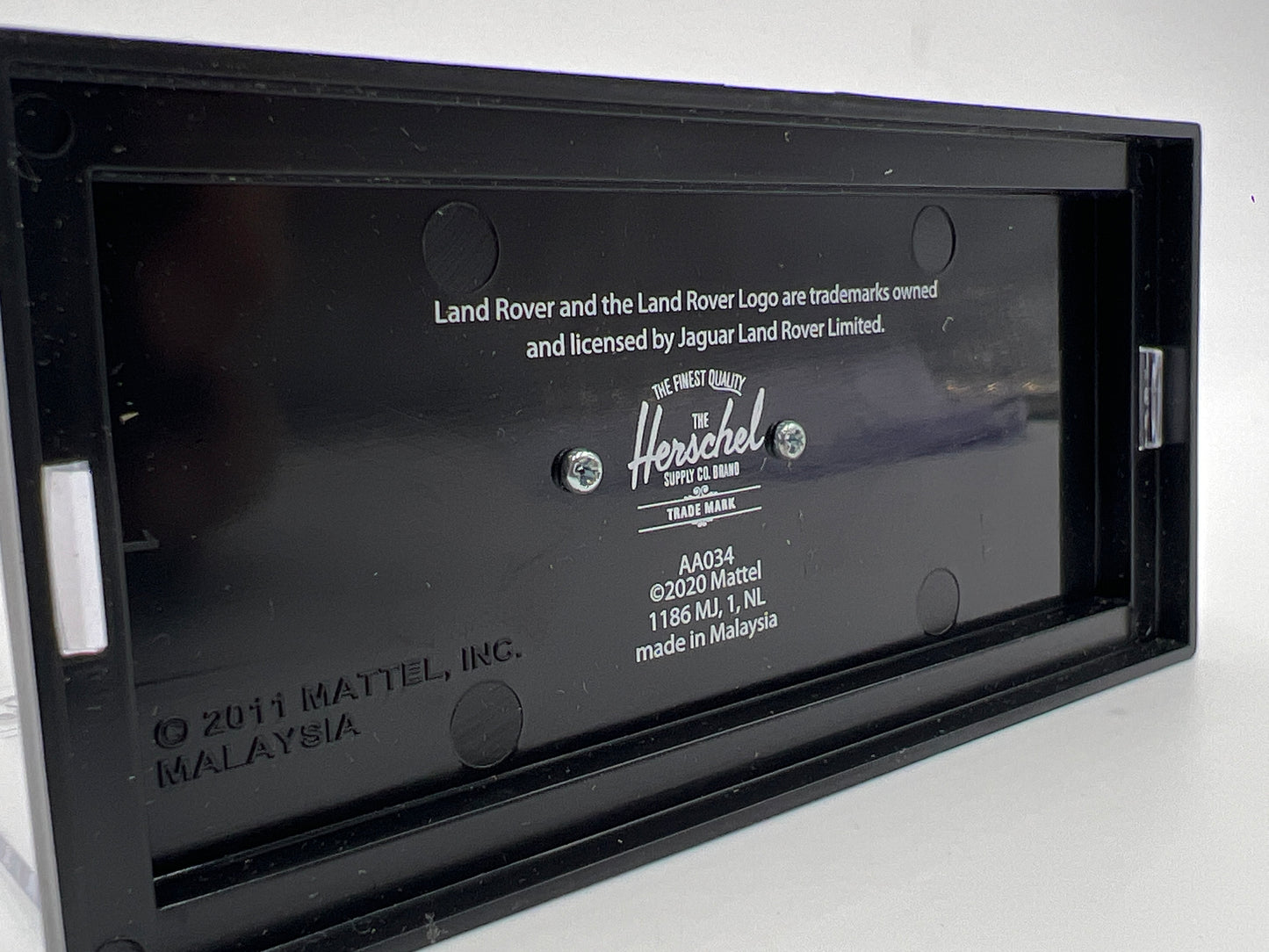 2021 Hot Wheels X Herschel W/Tool Kit Land Rover Defender 90 Gray/White VHTF