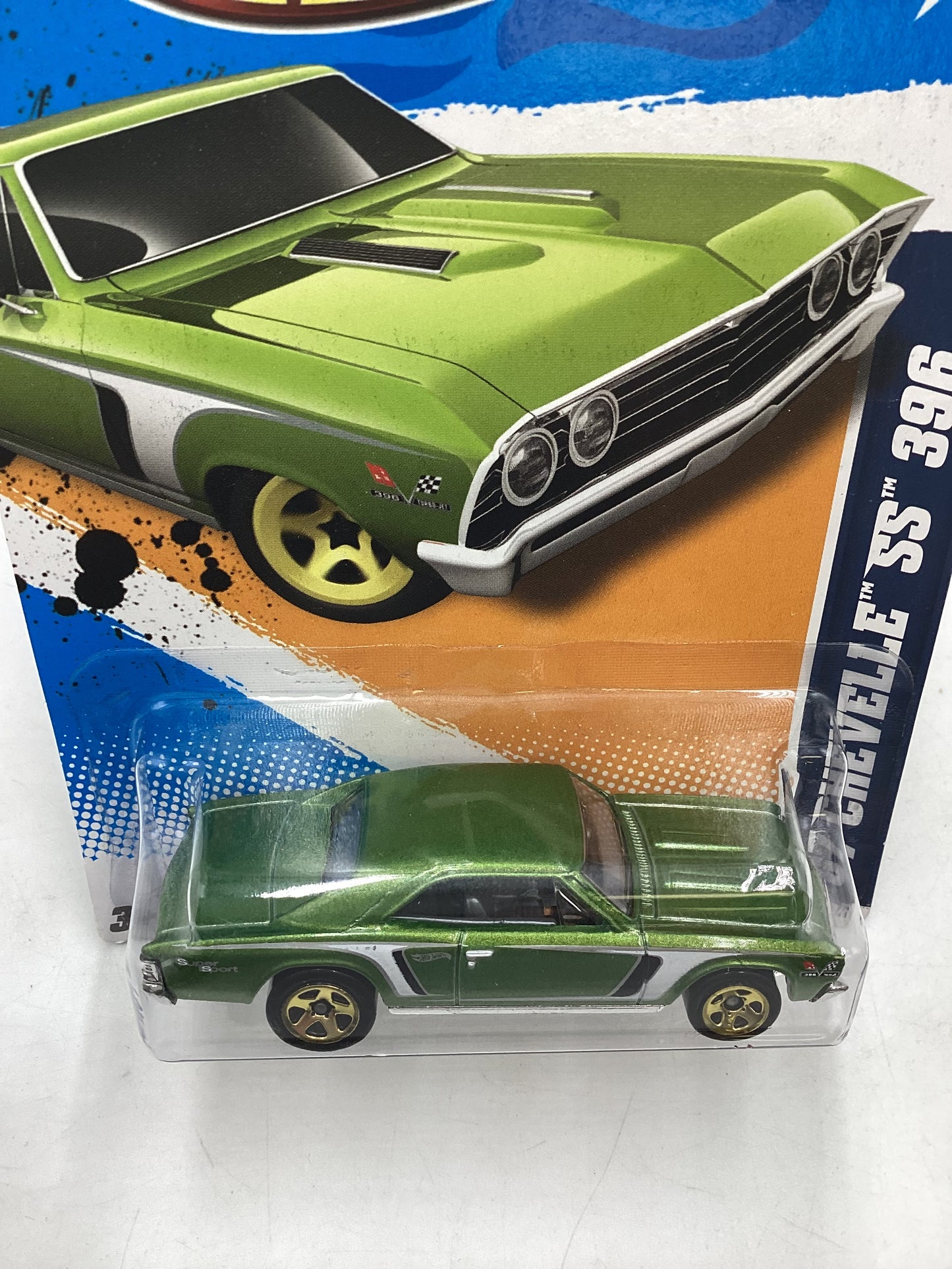 2012 Hot Wheels #110 67 Chevelle SS 396 Green 17B