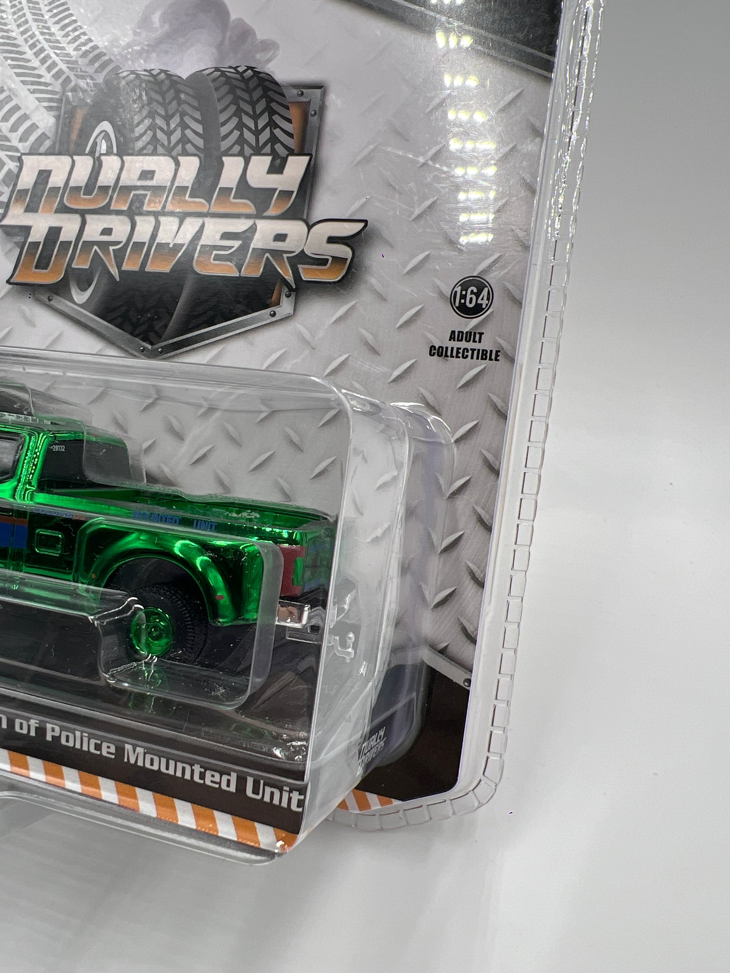 Greenlight Dually Drivers Series 15 CHASE 2019 Ford F-350 XL Dually Columbus Division of Police Mounted Unit Chrome Green