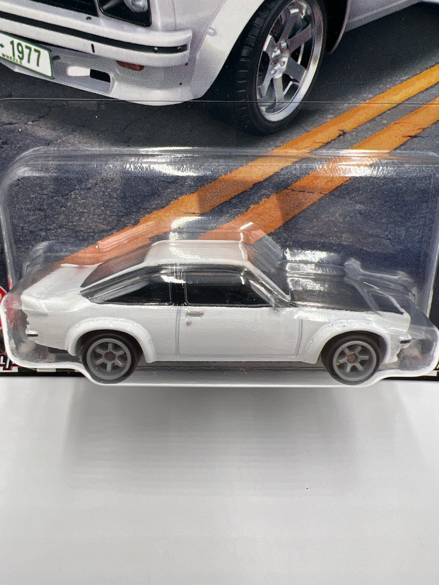 Hot Wheels Premium Boulevard #77 77 Holden Torana A9X White 260H