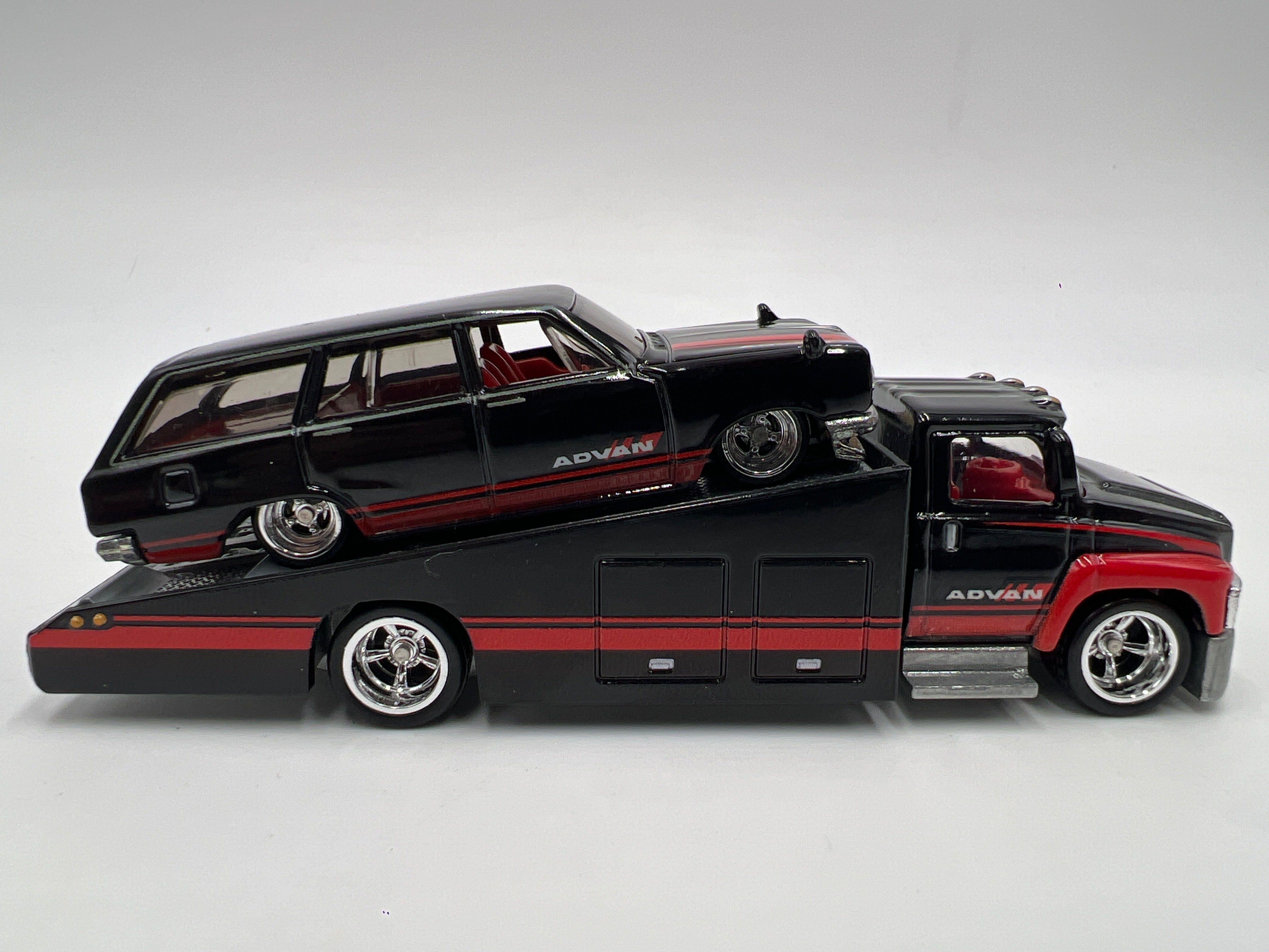 Hot Wheels 1/64 Premium Team Transport Advan 69 Nissan Skyline Van