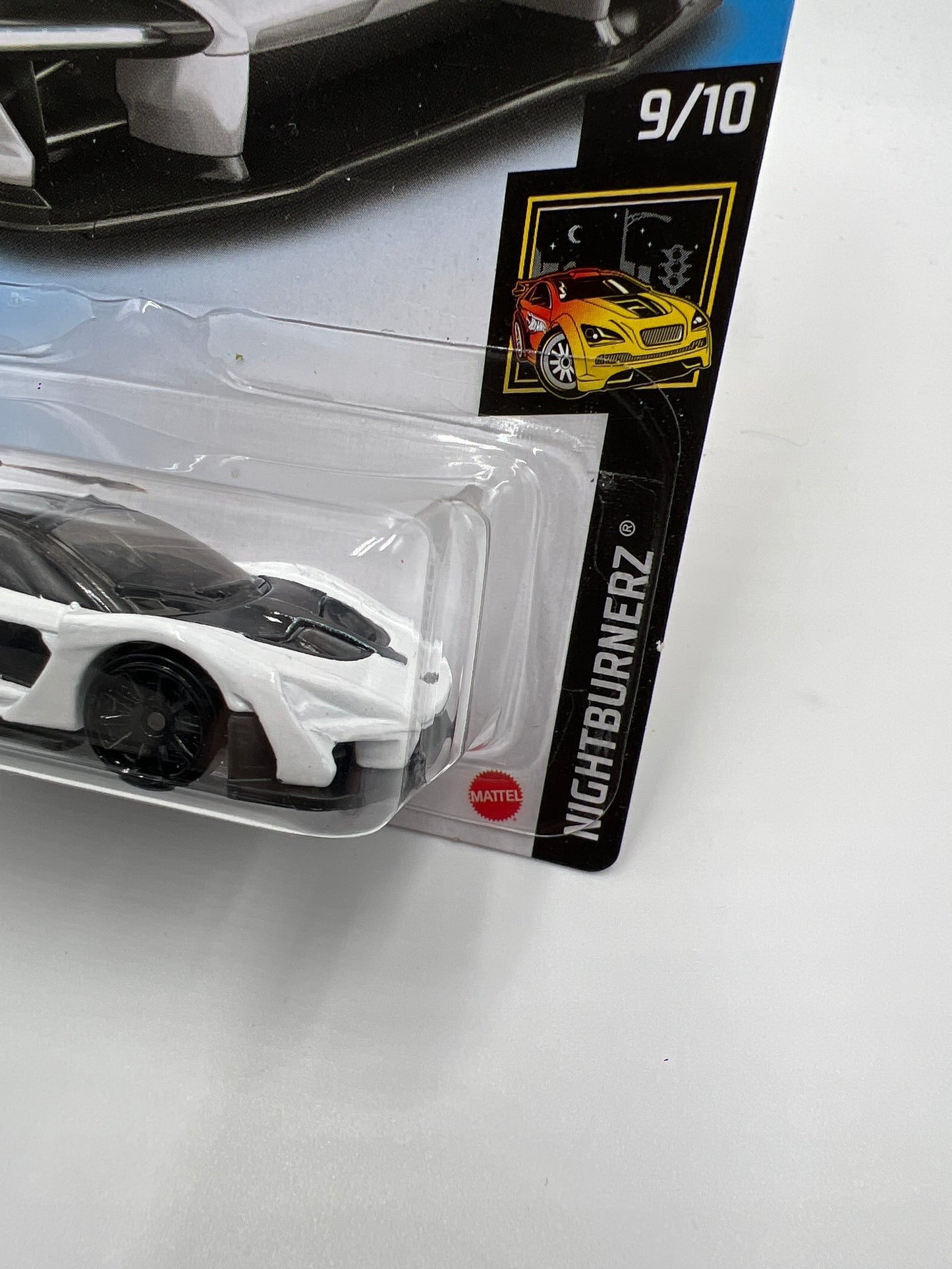 2020 Hot Wheels Nightburnerz #233 McLaren Senna White 106i