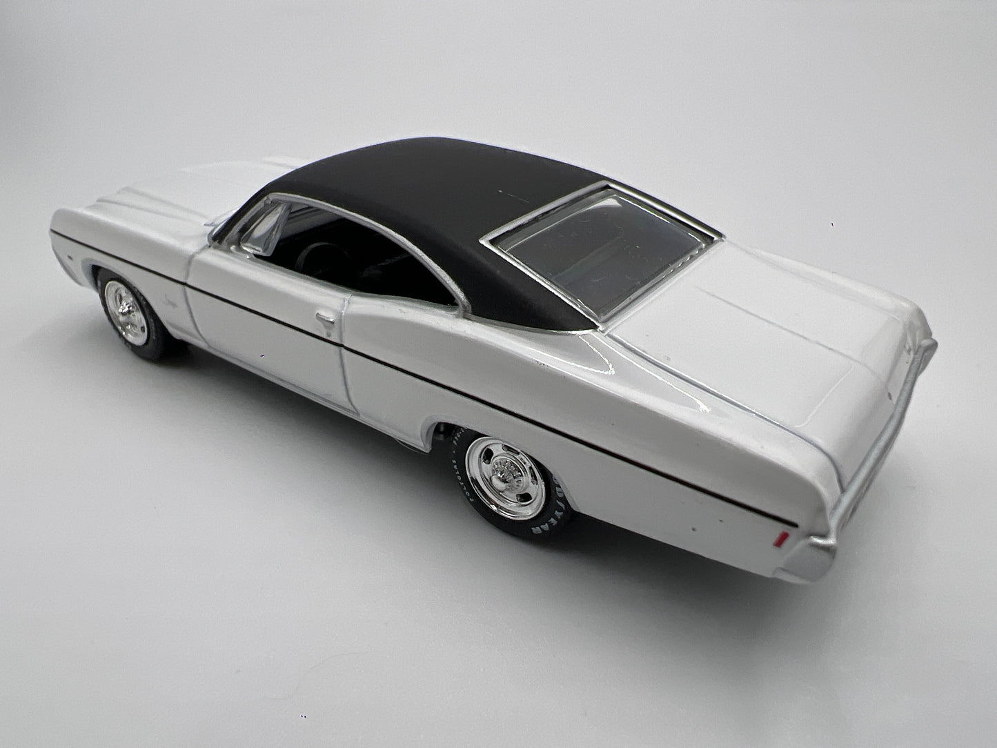 Greenlight Route 66 U.S.A Collector Pack 1968 Chevy Impala White Loose