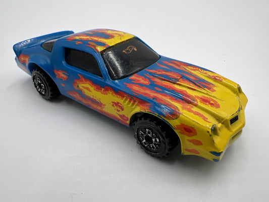 Hot Wheels 1/64 Blackwall Criss Cross Crash Set Camaro Z28 Blue/Flames Loose