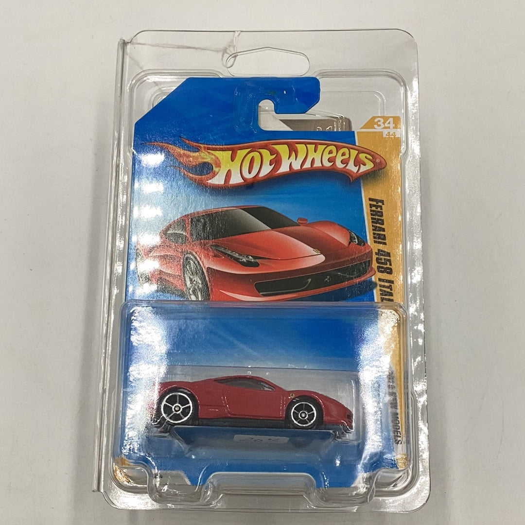 2010 Hot Wheels #34 Ferrari 458 Italia with protector