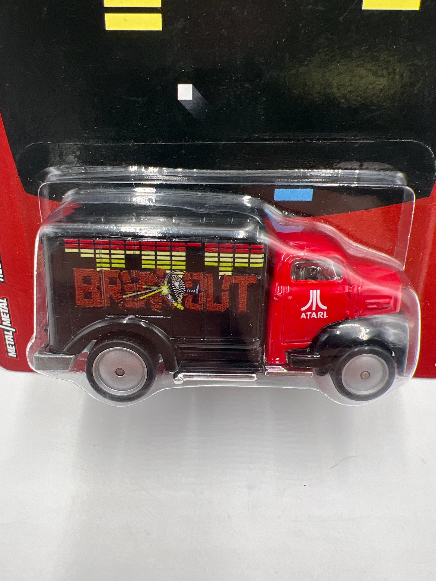 Hot Wheels Pop Culture Atari Breakout 49 Ford C.O.E 263i