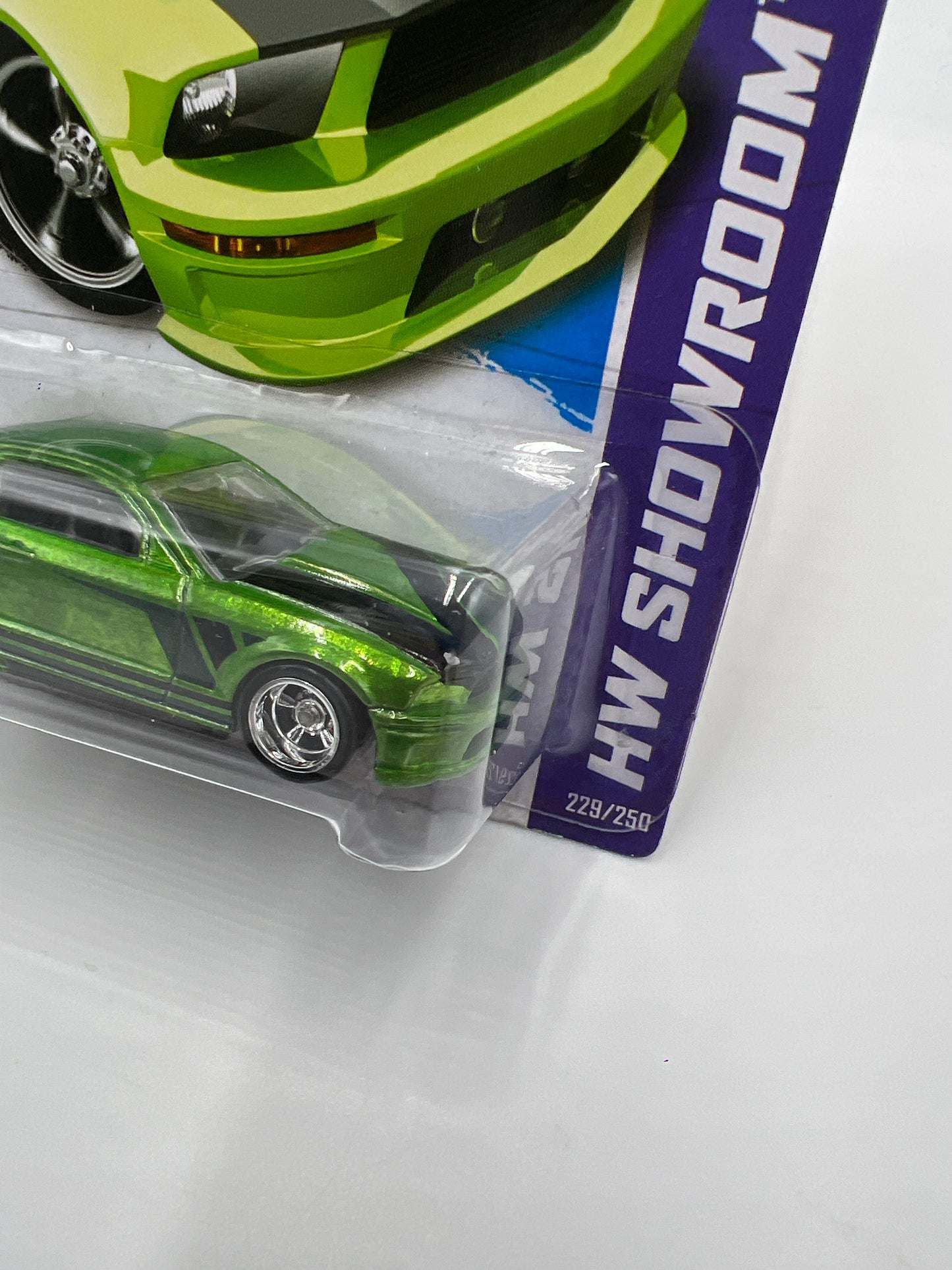 2013 Hot Wheels Super Treasure Hunt #229 07 Ford Mustang Green W/Protector