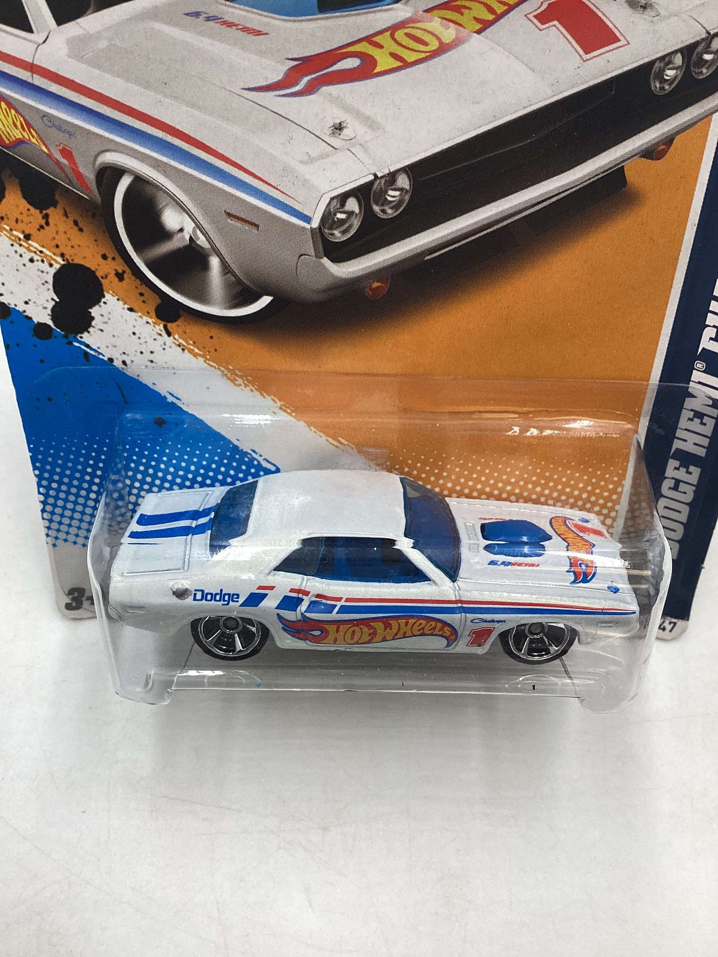 2012 Hot Wheels #174 70 Dodge Hemi Challenger White 54H