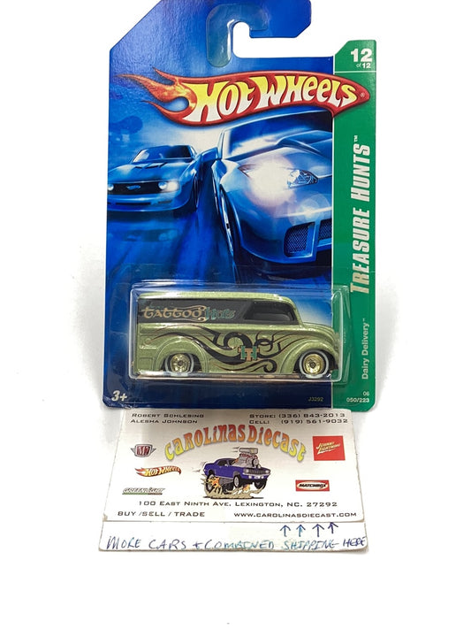 2006 Hot Wheels Treasure Hunt #50 Dairy Delivery with protector