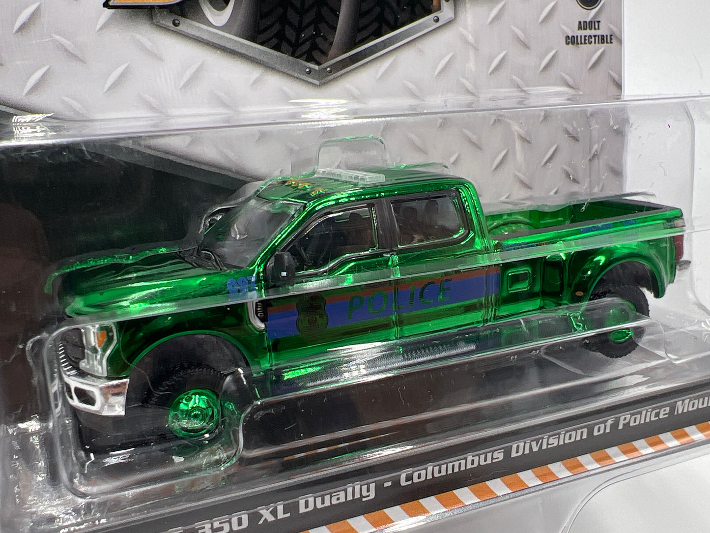 Greenlight Dually Drivers Series 15 CHASE 2019 Ford F-350 XL Dually Columbus Division of Police Mounted Unit Chrome Green