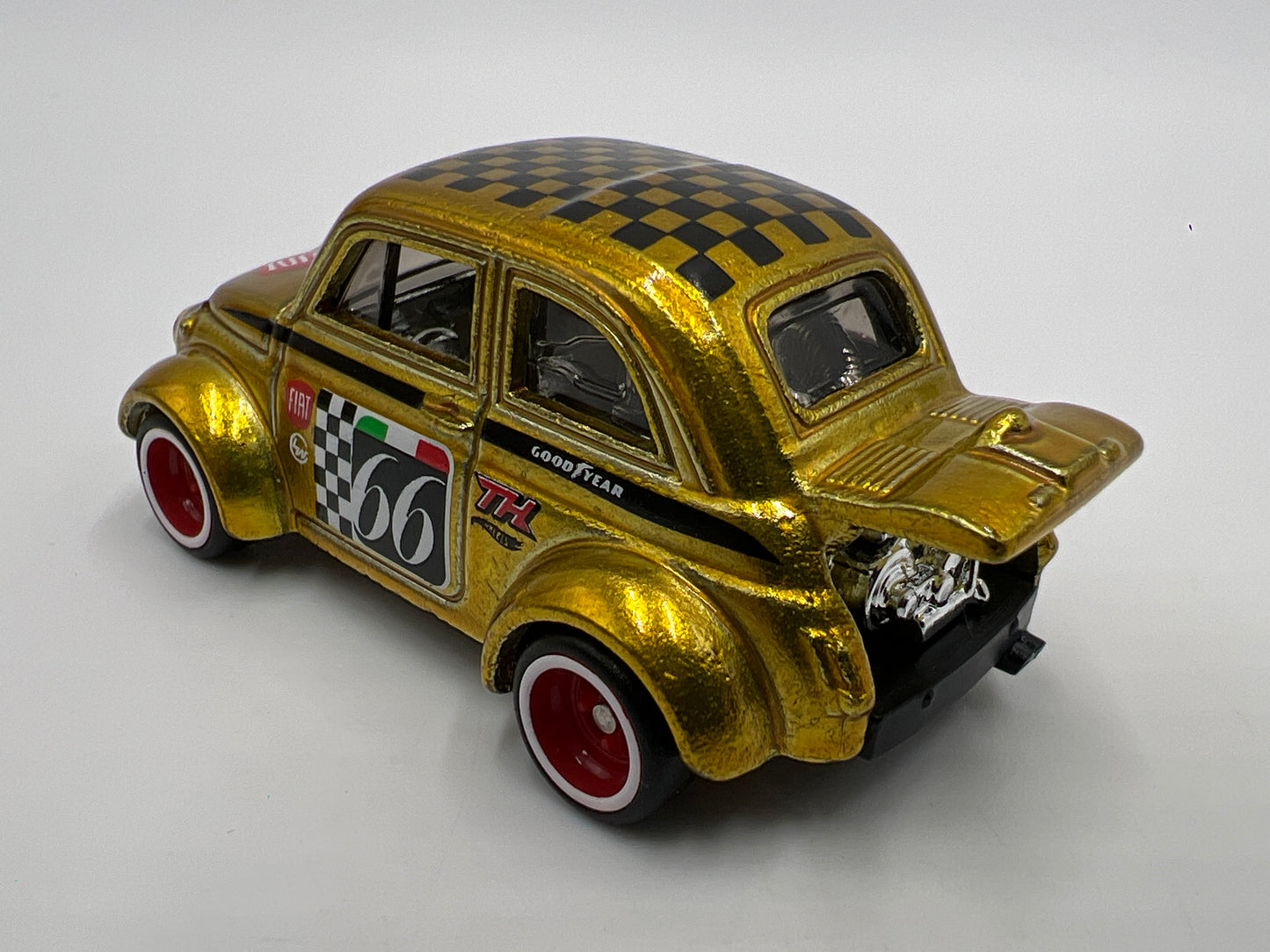 Hot Wheels 1/64 Super Treasure Hunt 60s Fiat 500D Modificado Gold Loose
