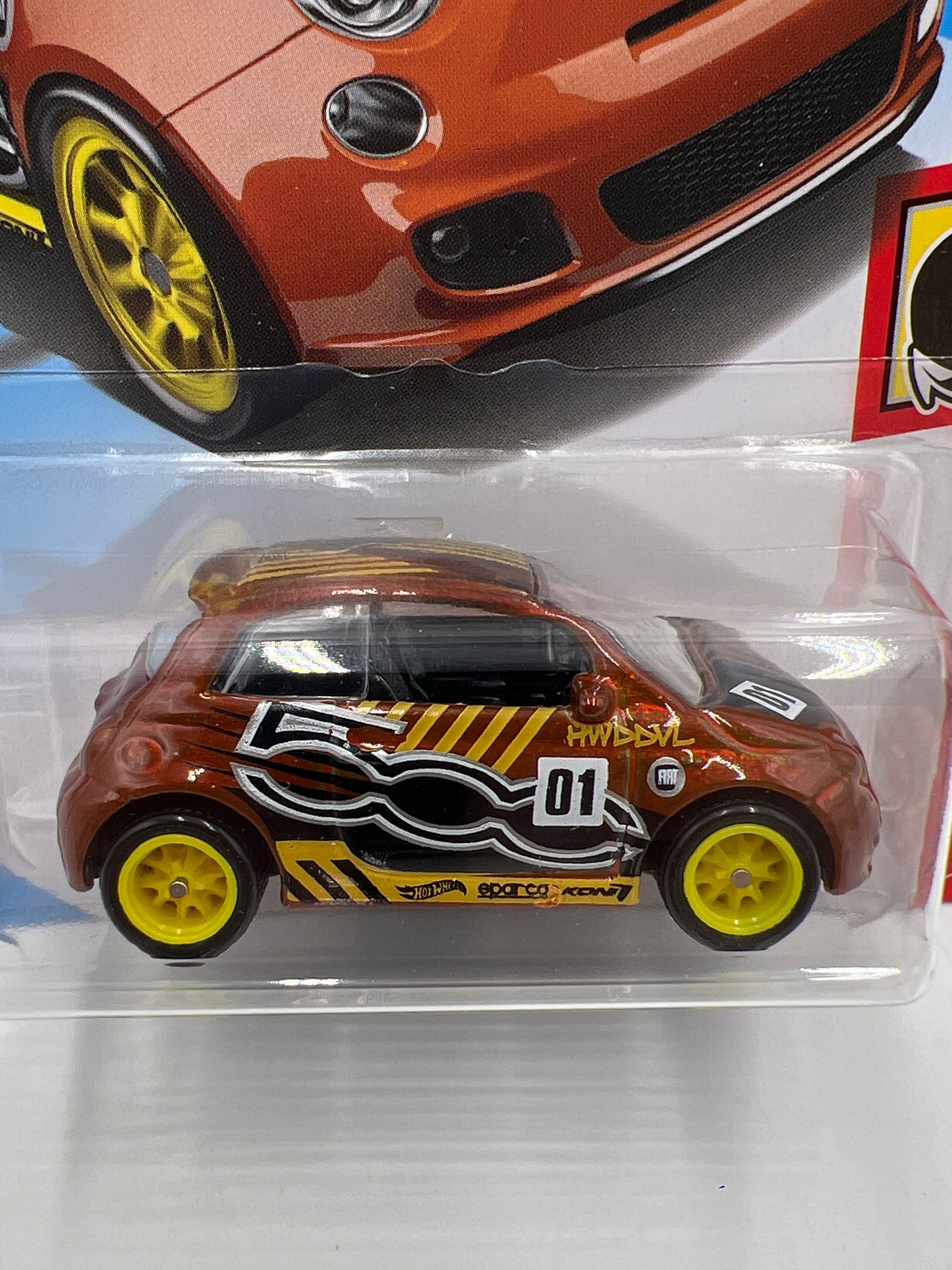 2018 Hot Wheels Factory Sealed Super Treasure Hunt Fiat 500 Orange W/Protector