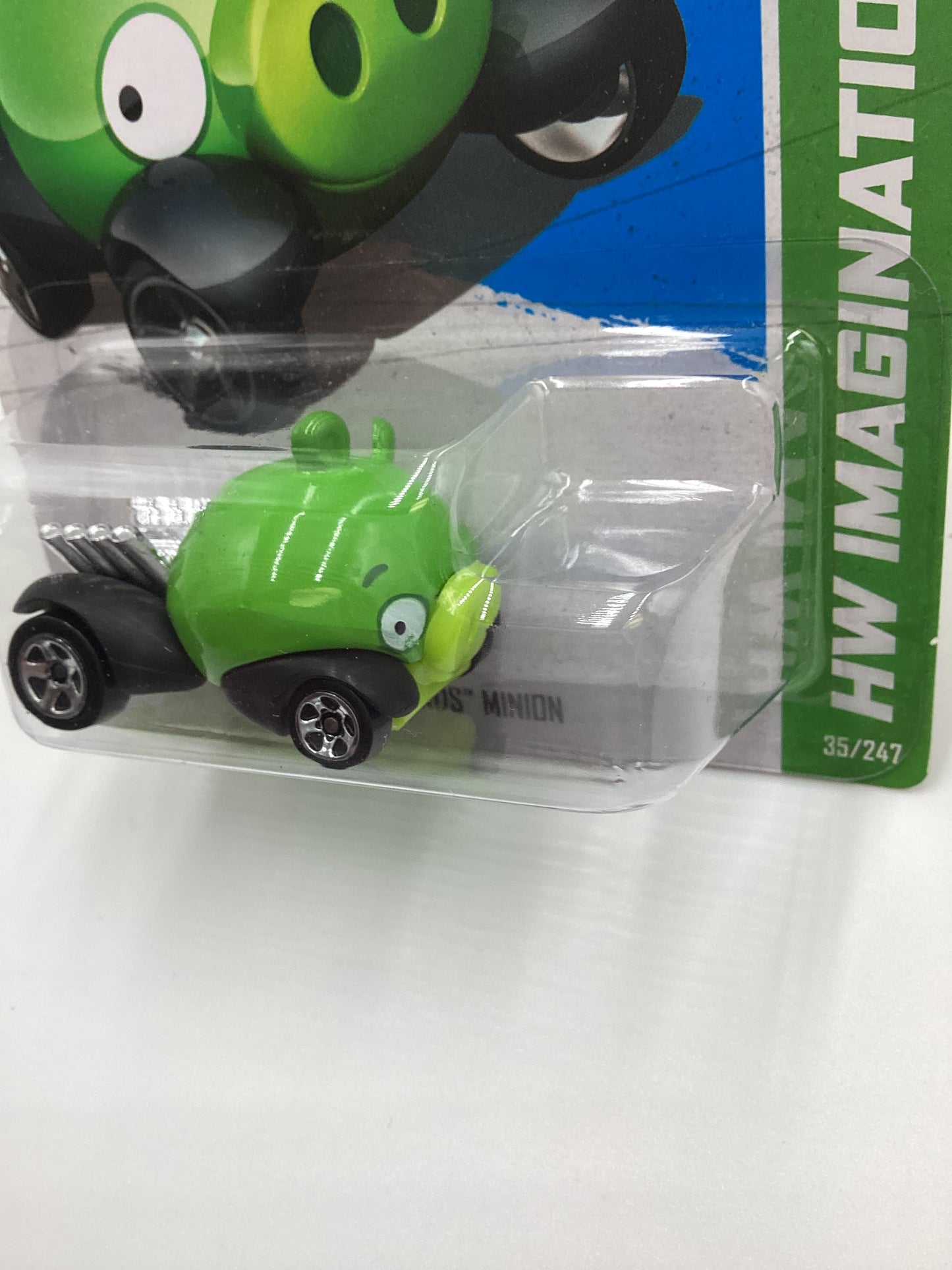 2012 Hot Wheels #35 Angry Birds Minion Green 121F