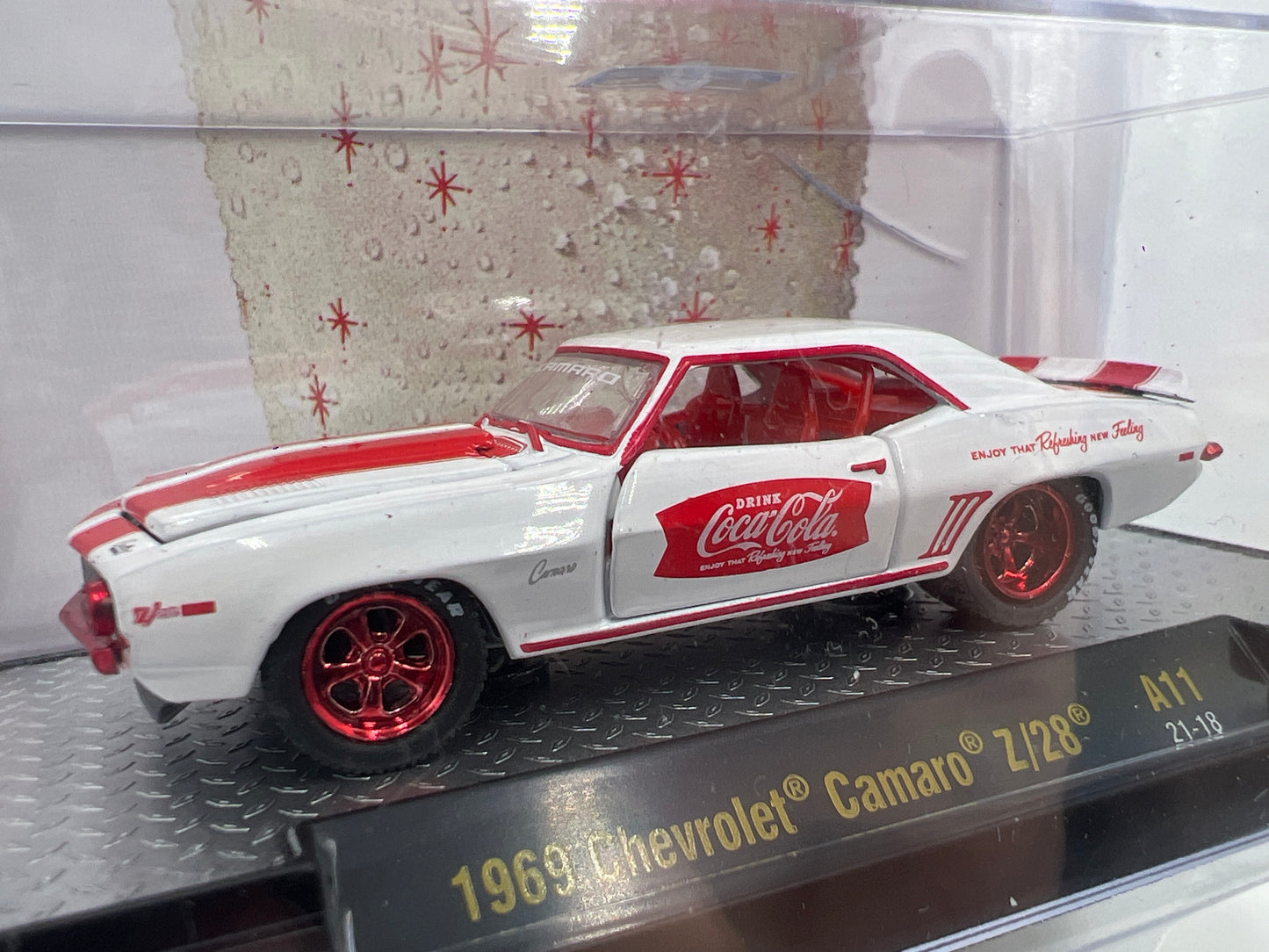 M2 Machines Coca Cola CHASE 1969 Chevrolet Camaro Z/28 White A11