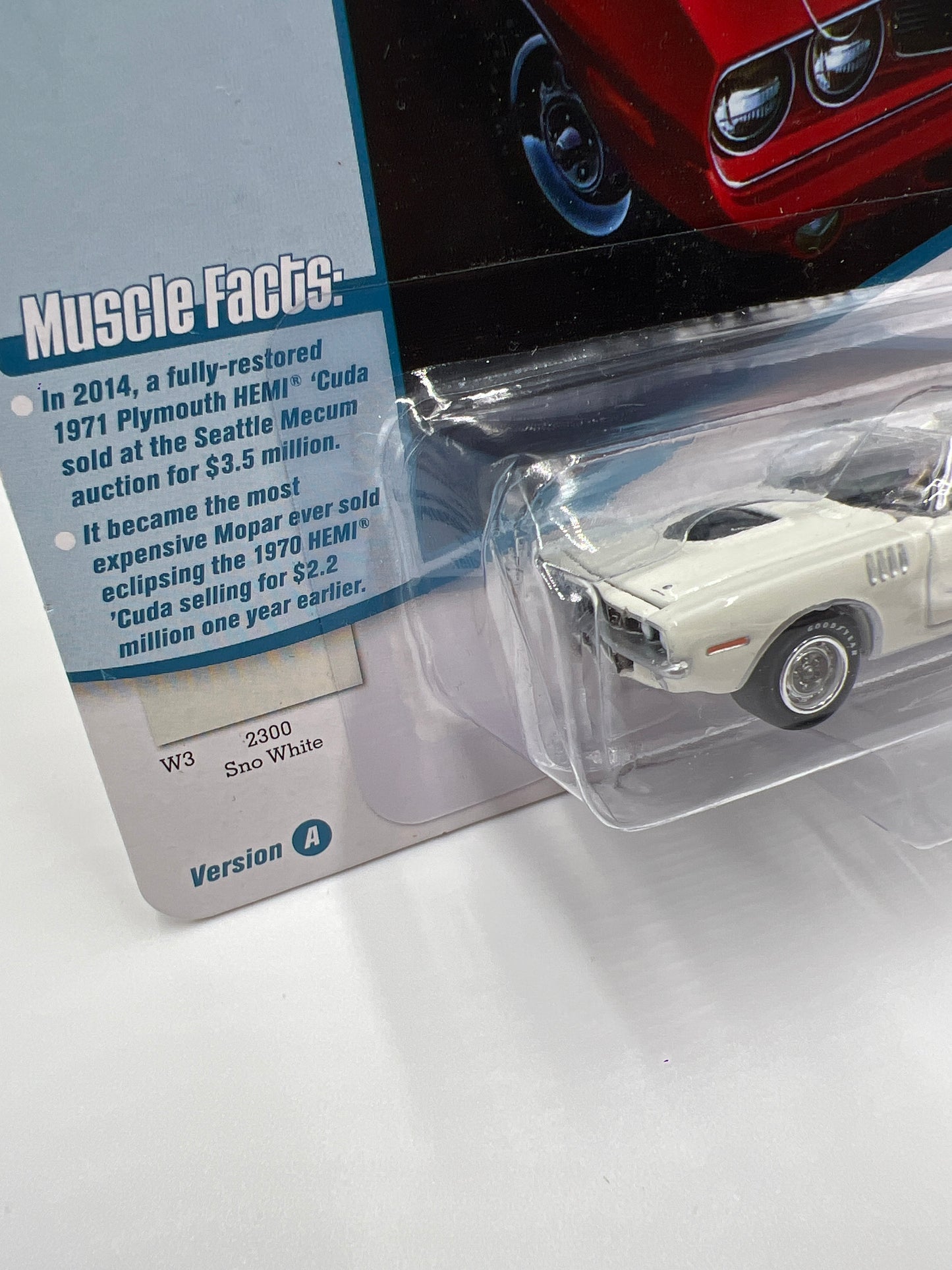 Johnny Lightning Muscle Cars U.S.A Class of 1971 Release 2 Version A 1971 Plymouth Cuda Convertible Sno White 230C