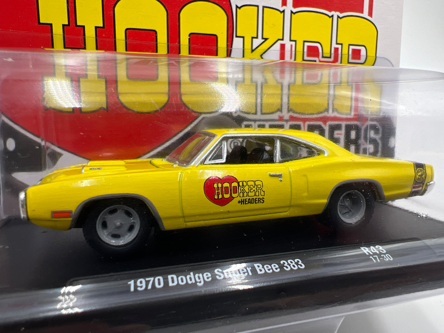 M2 Machines Auto Drivers 1970 Dodge Super Bee 383 Yellow Hooker Headers R43 191G