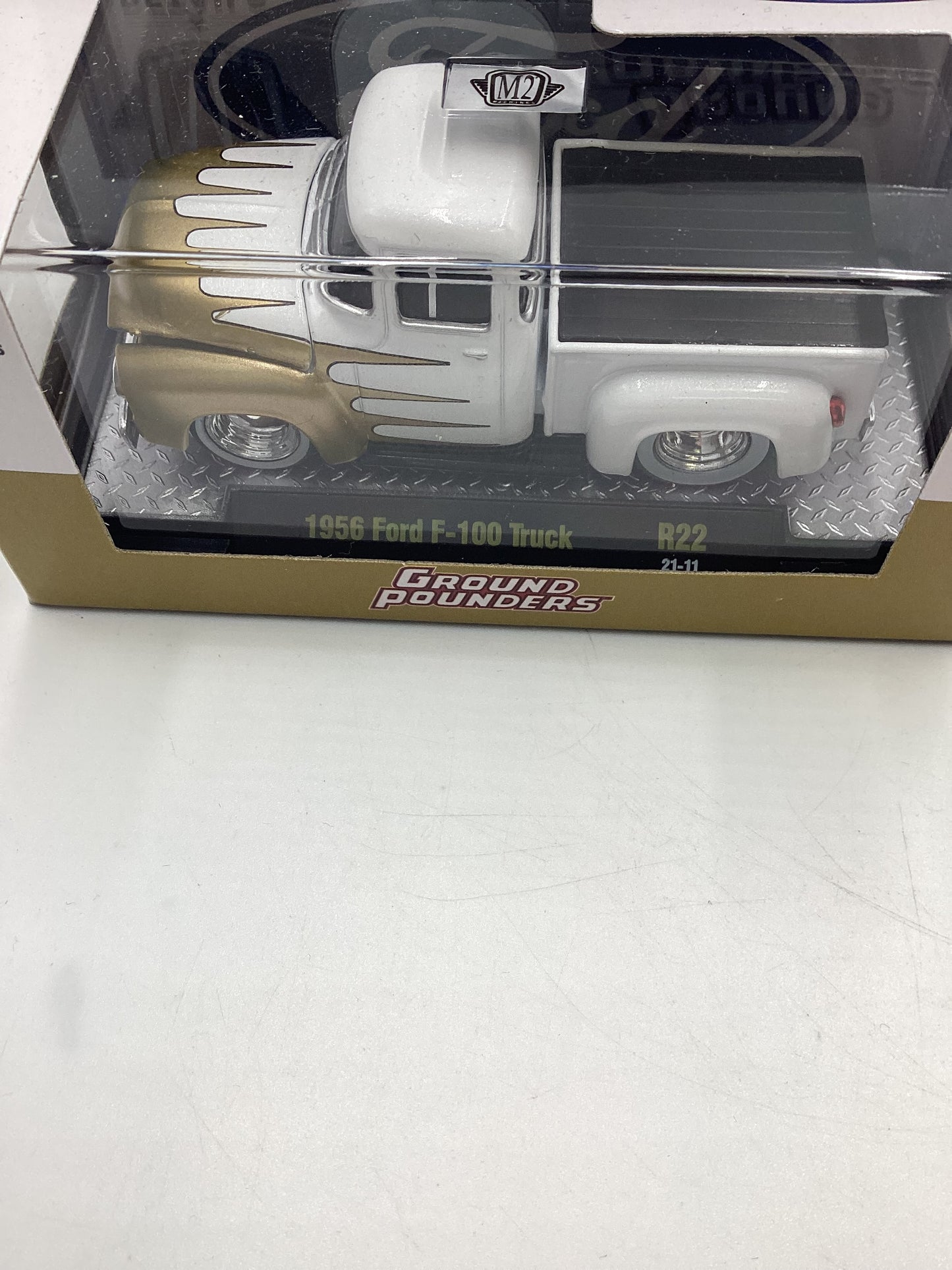 M2 Machines Ground Pounders 1956 Ford F 100 truck R22 White/Gold