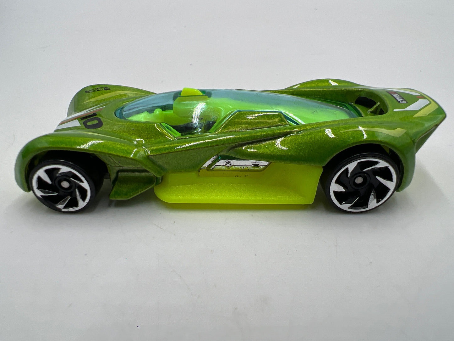 2021 Hot Wheels Mystery Models Series 2 #10 Futurismo Green