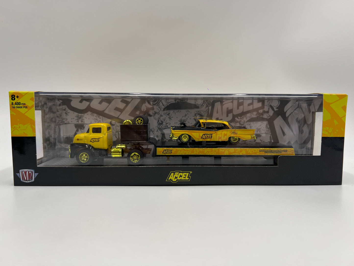 M2 Machines Auto Haulers CHASE Accel 1956 Ford COE & 1957 Ford Fairlane 500 R59