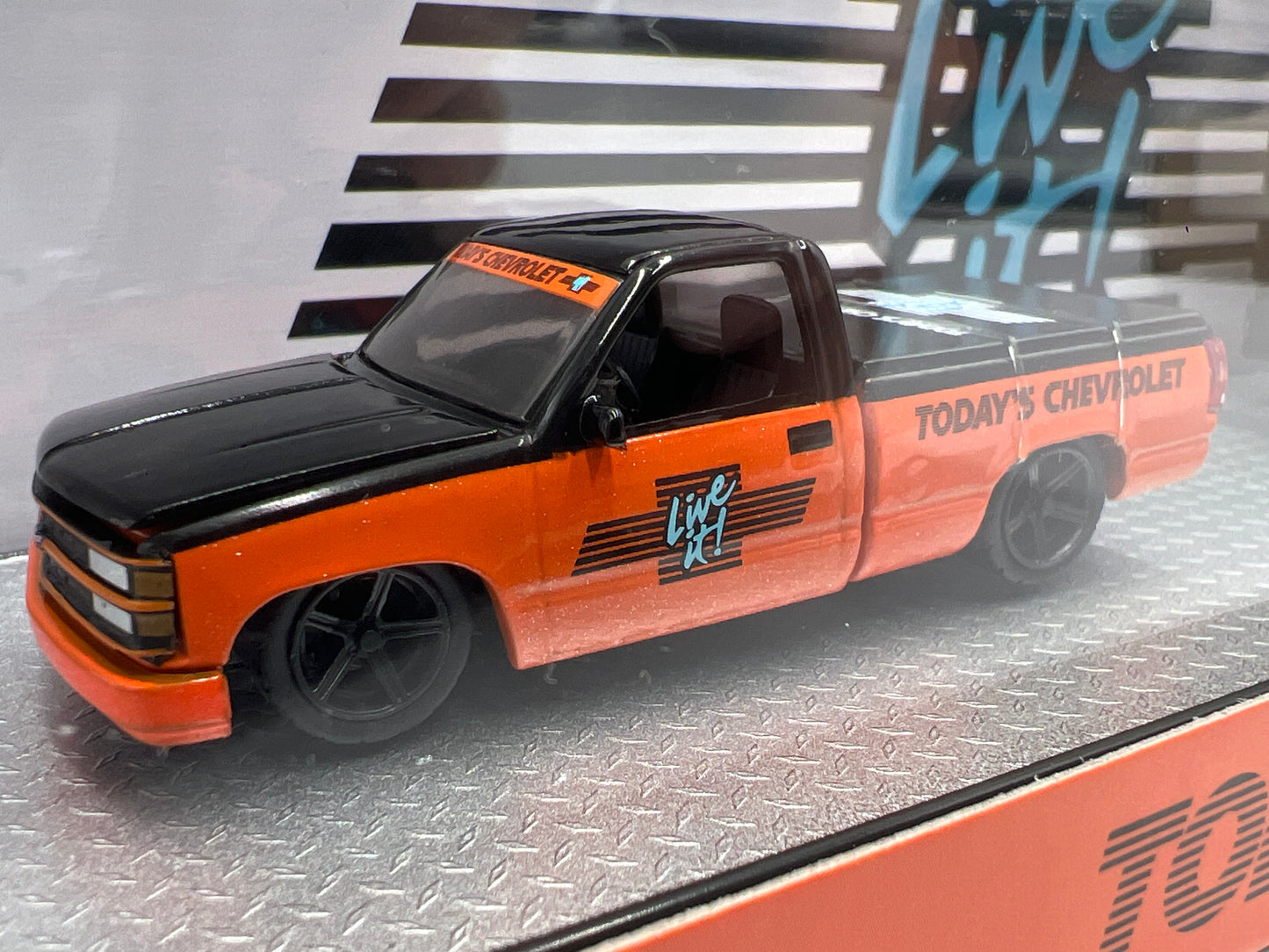 M2 Machines Haulers R93 1992 Chevrolet C1500 SS 454 & 1985 Camaro IROC-Z