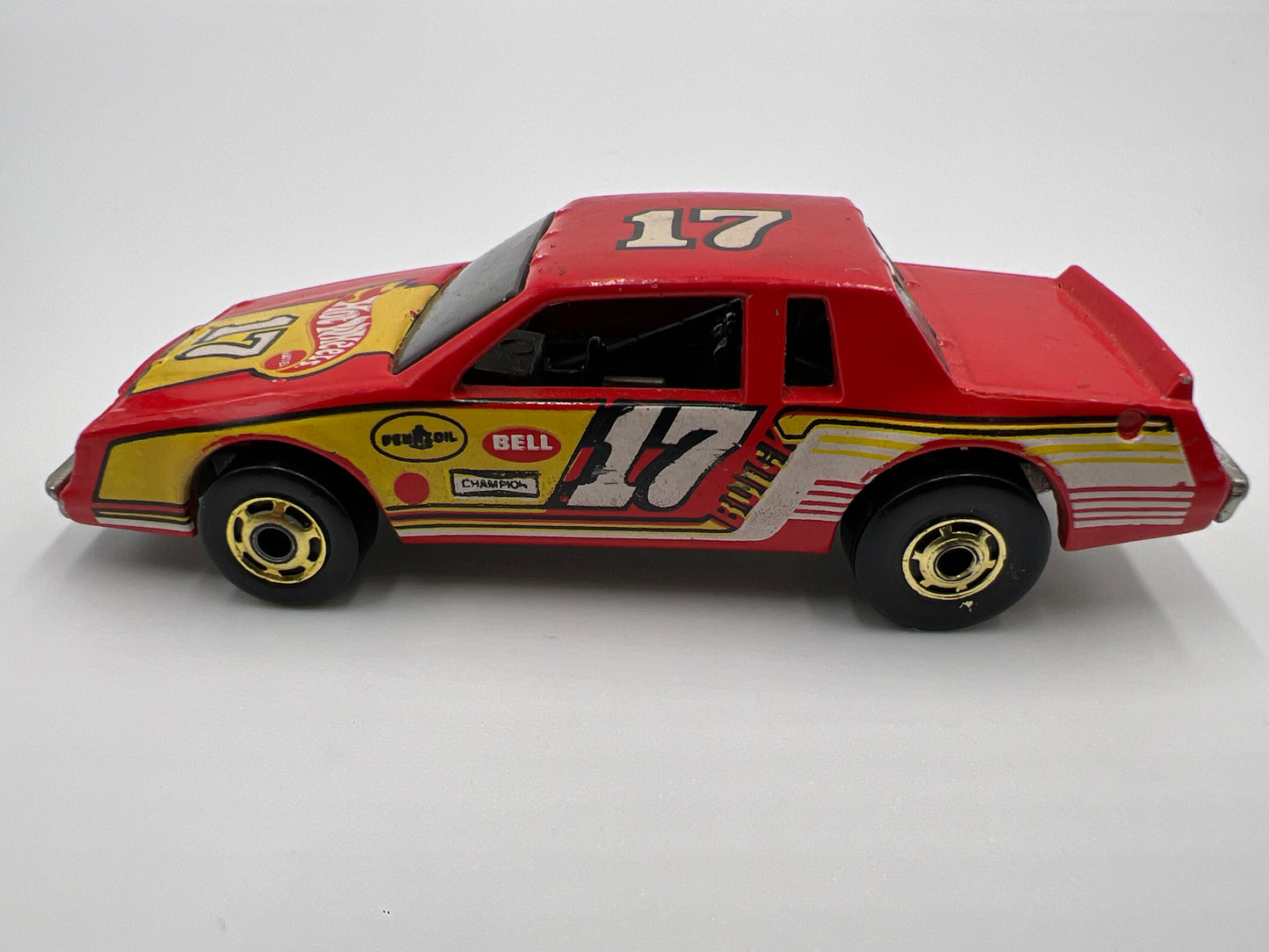 Hot Wheels The Hot Ones Blackwall Racing Stocker #17 Red Loose