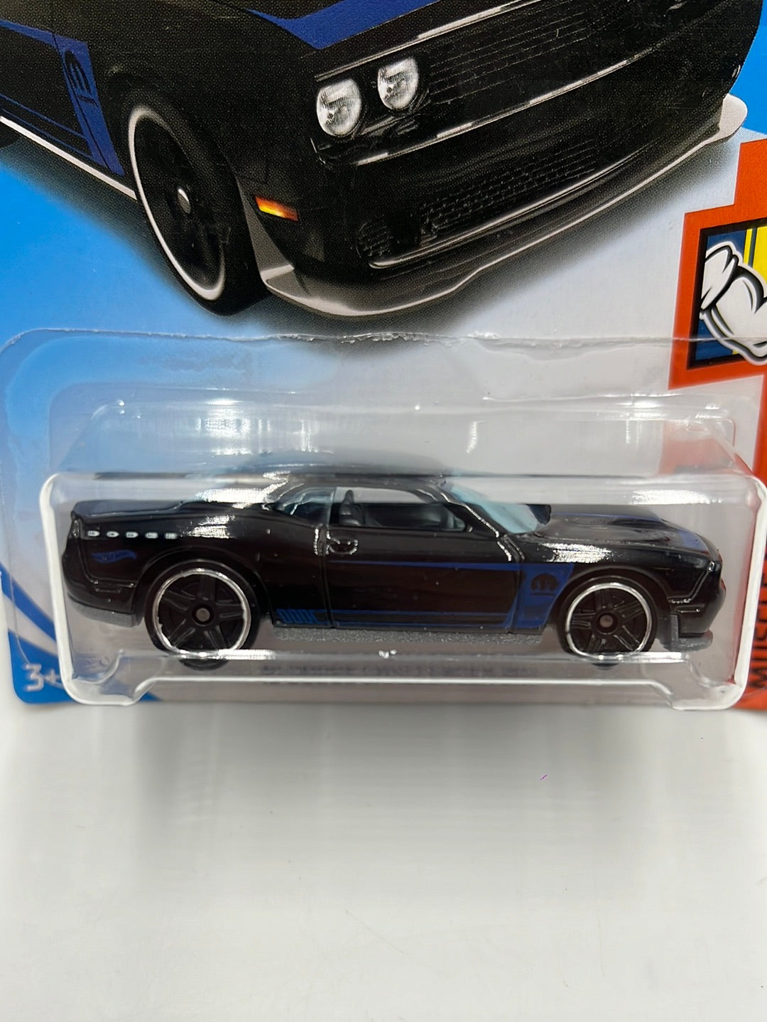 Hot Wheels 2018 #42 15 Dodge Challenger SRT Black 46i