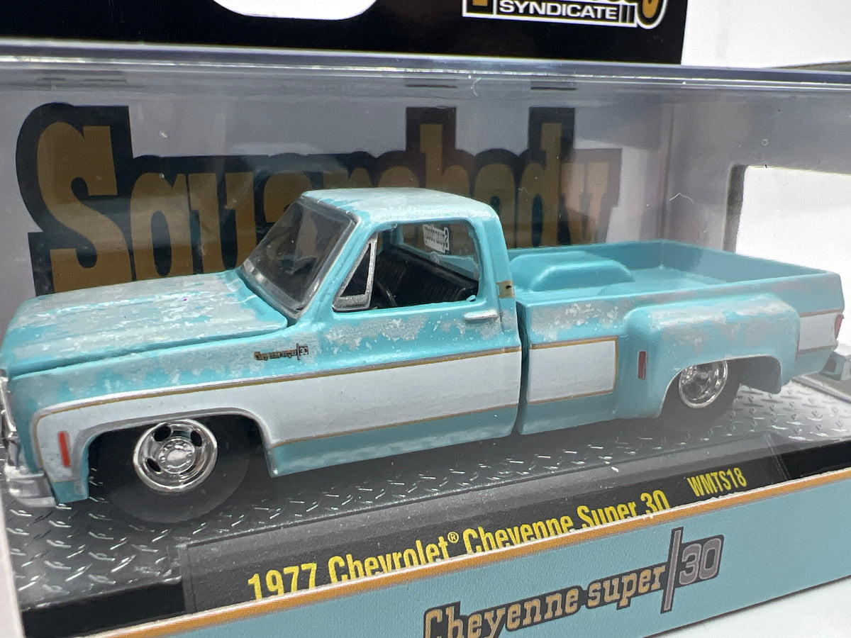 M2 Machines WMTS18 Squarebody Syndicate 1977 Chevrolet Cheyenne Super 30