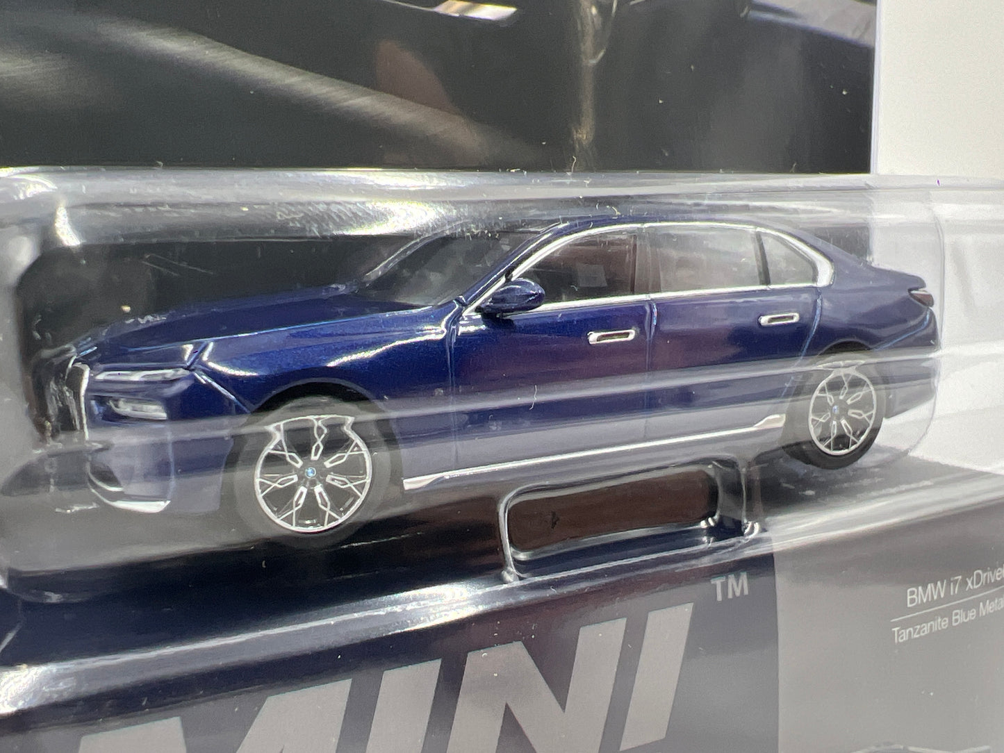 Mini GT #1111 BMW i7 xDrive60 Blue