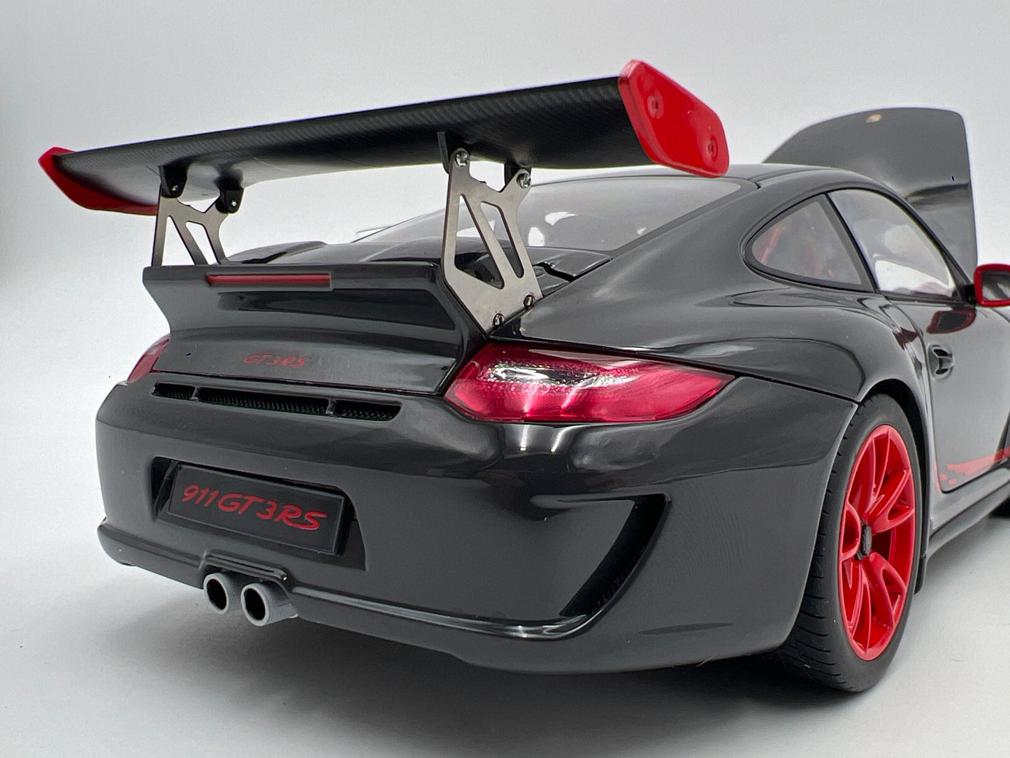 Rare AutoArt 1:18 Scale Porsche 911 997 GT3 RS 3.8 Gray/Red Loose VHTF Exceptional Detail