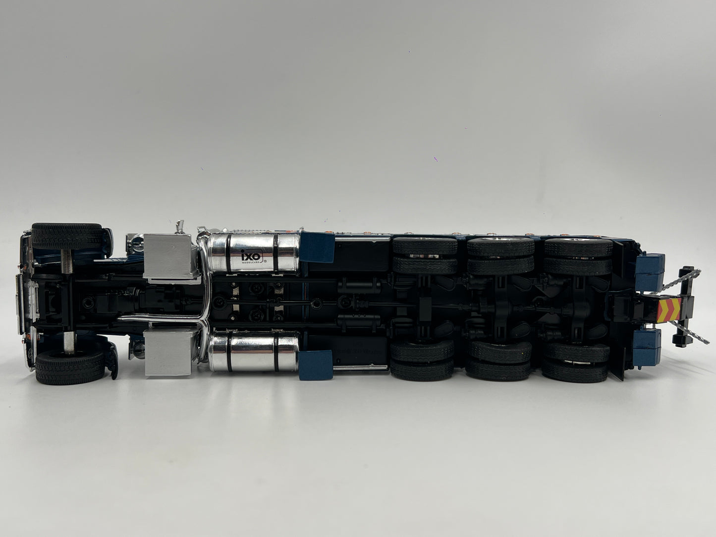 IXO Models 1/43 Scale USA Edition Peterbilt 359 Wrecker 1980 Blue