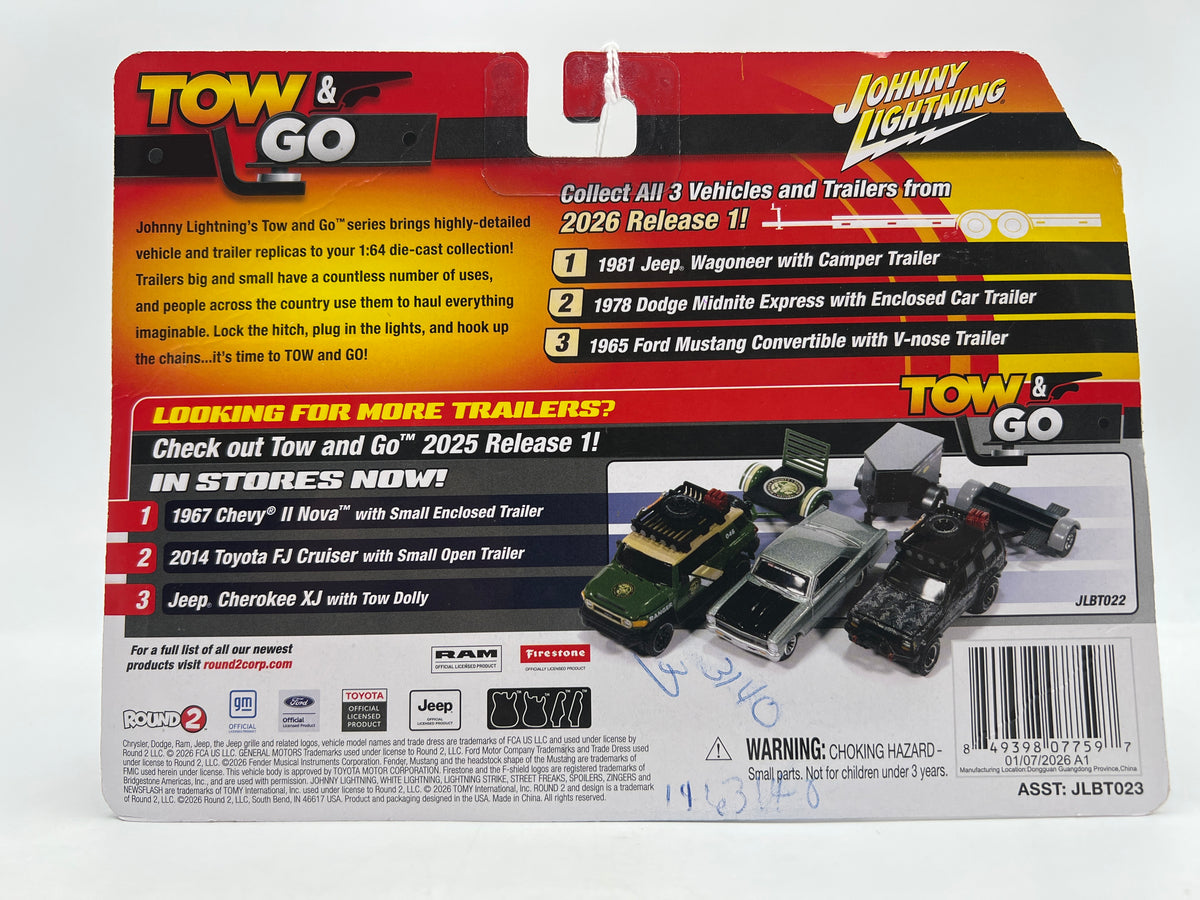 Johnny Lightning White CHASE Tow & Go 1981 Jeep Wagoneer W/Camping Trailer Card Not Perfect
