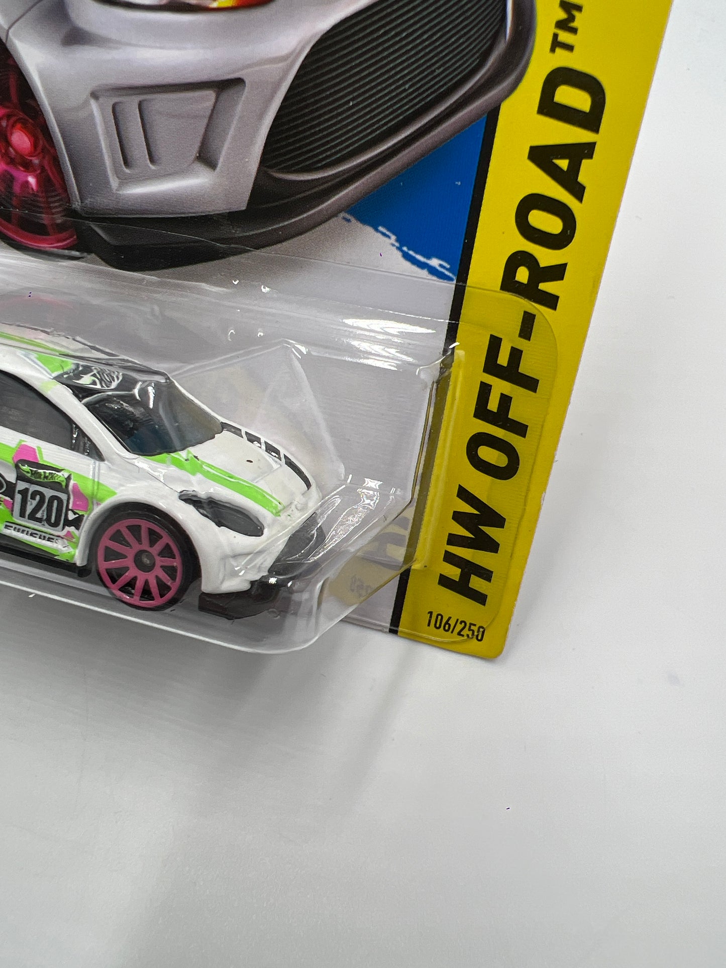 2014 Hot Wheels Treasure Hunt #106 12 Ford Fiesta White