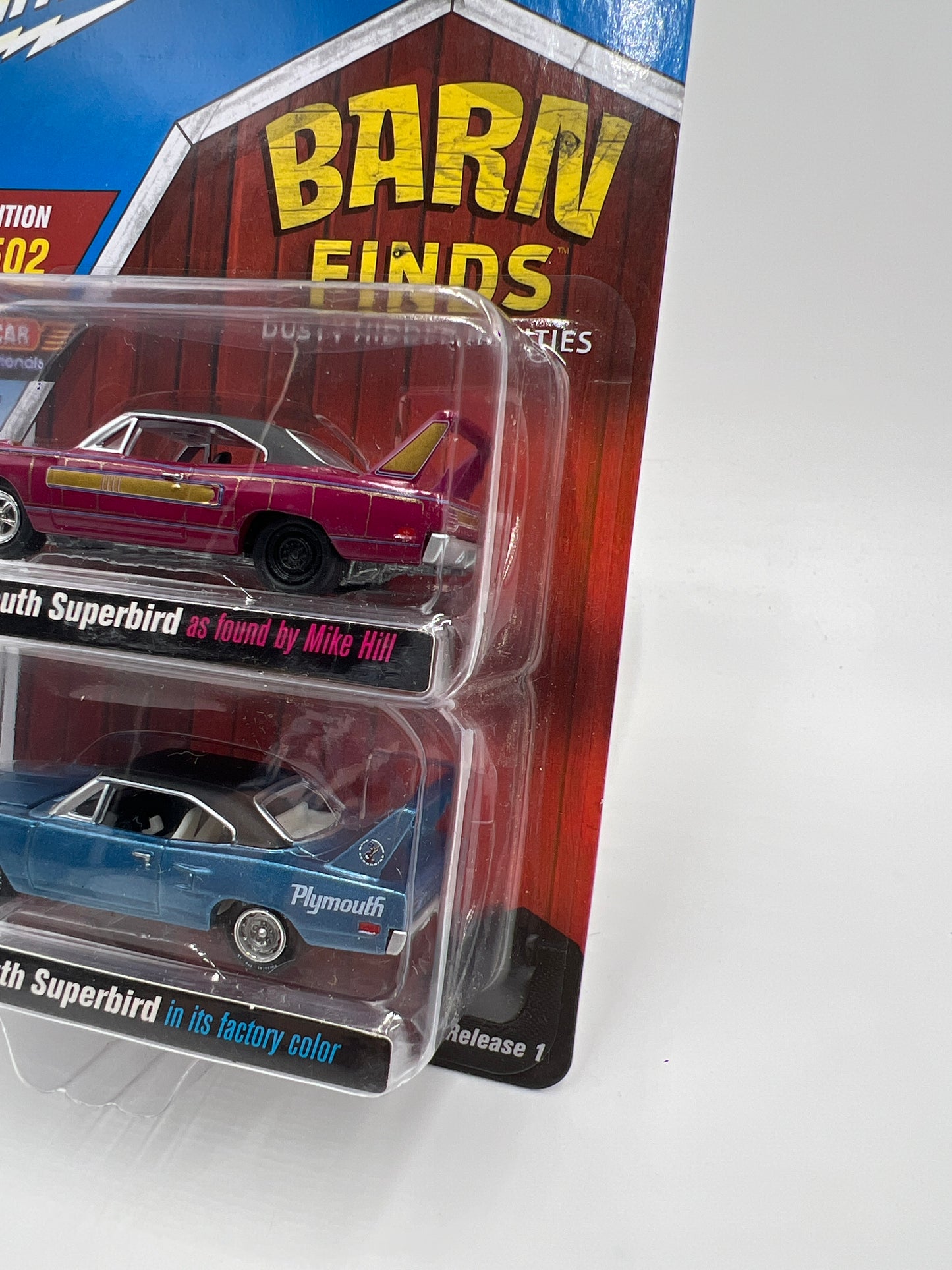 Johnny Lightning Barn Finds Release 1 1970 Plymouth Superbird 2 Pack