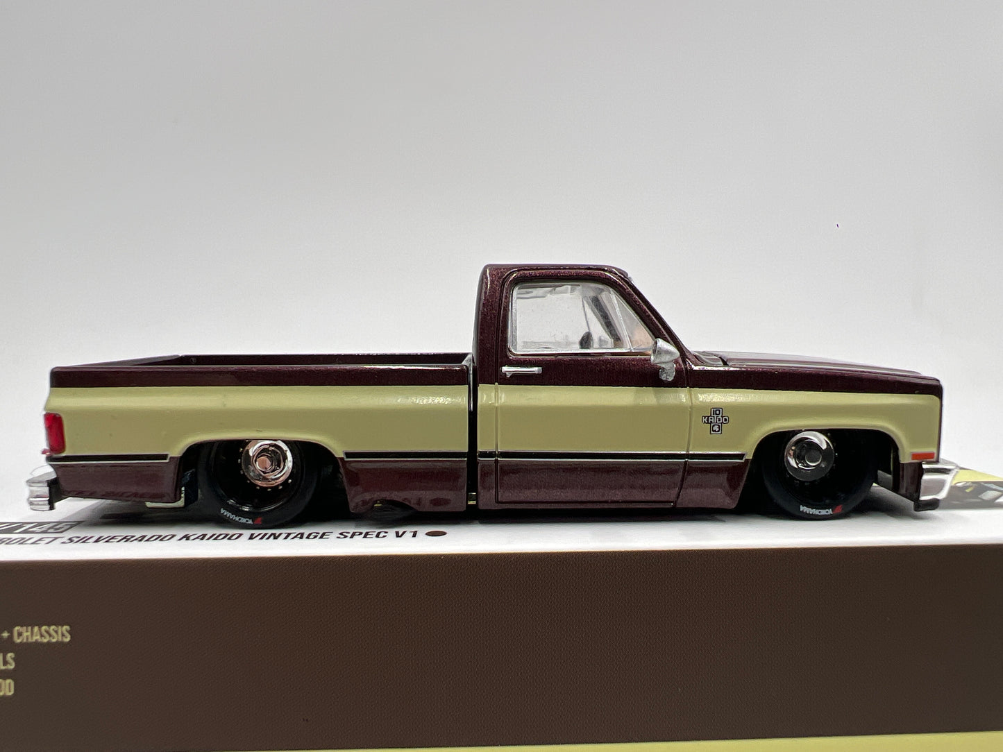 Mini GT x Kaido House #145 Chevrolet Silverado Kaido Vintage Spec V1