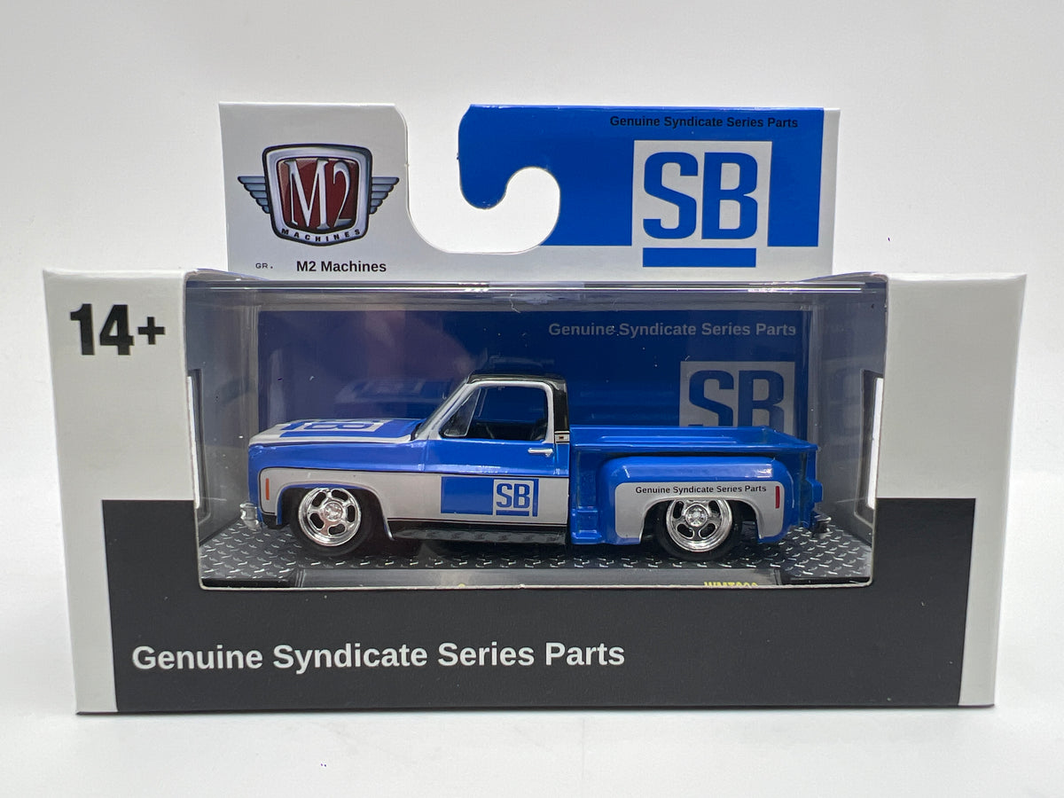 M2 Machines WMTS23 Squarebody Syndicate 1973 Chevrolet Cheyenne 10 Stepside Dark Blue